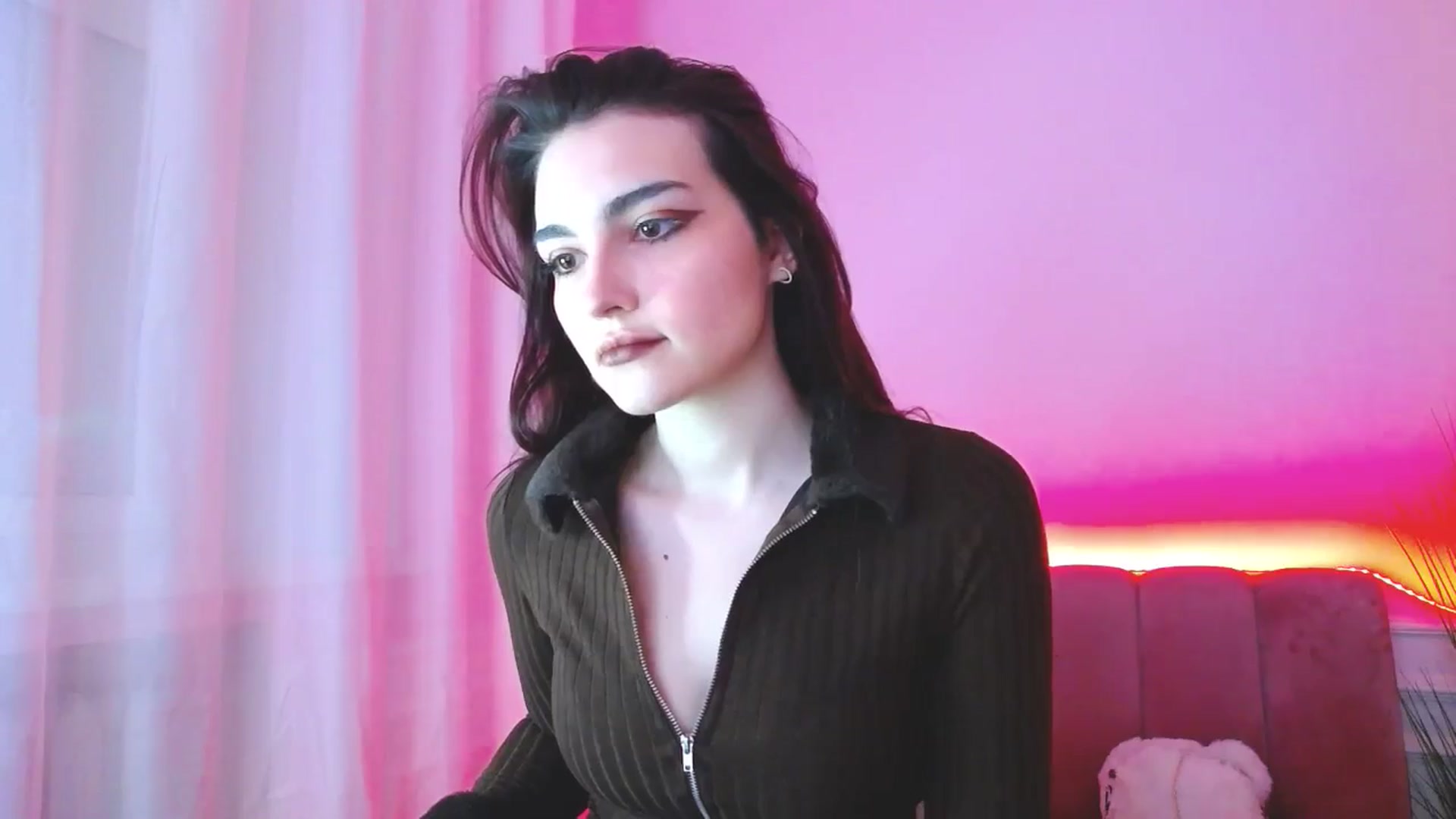 Gallery image thumbnail from JenyStone's myfreecams stream on, 03/16/2025, 11:37 image 6 of 20