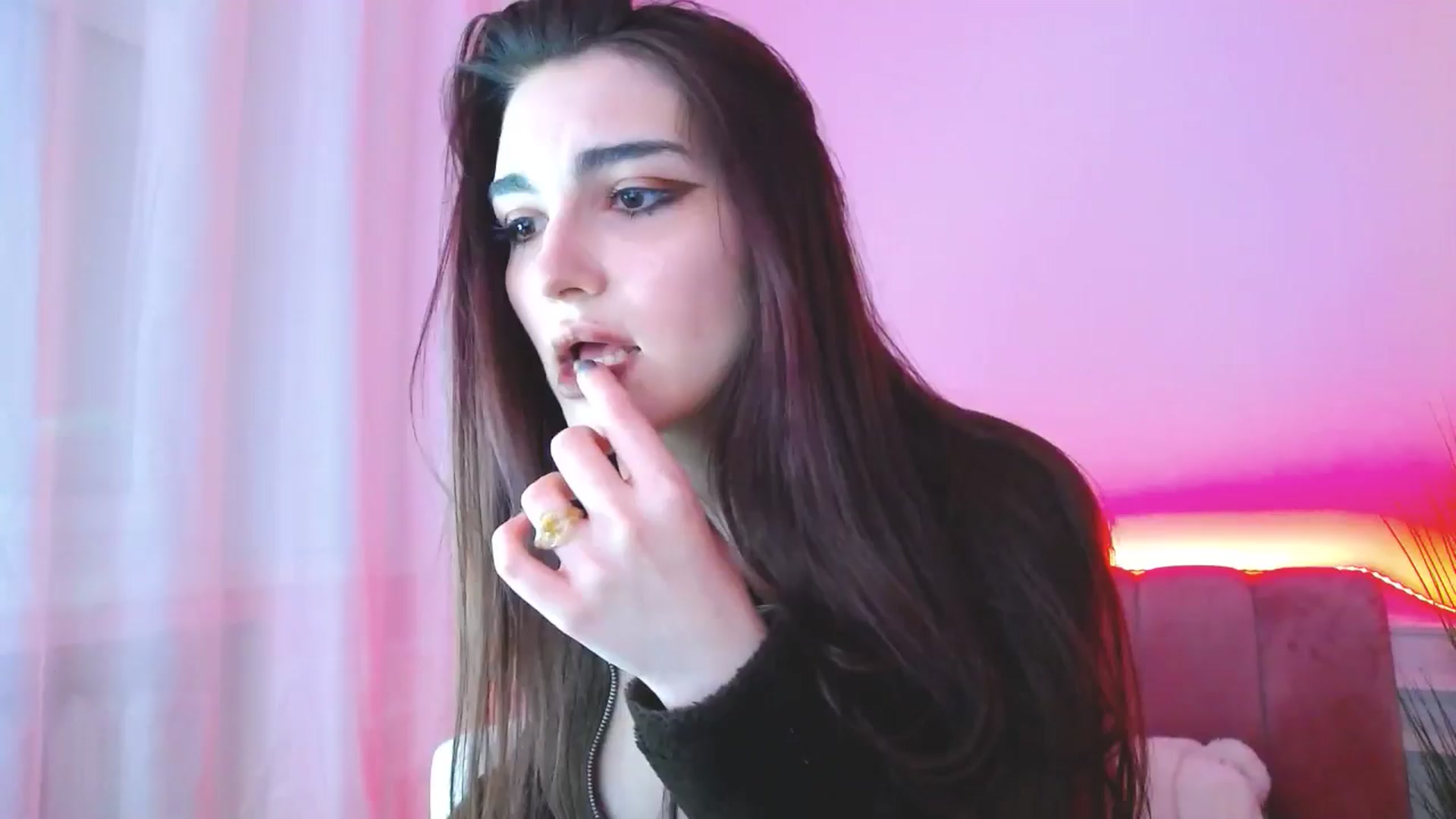 Gallery image thumbnail from JenyStone's myfreecams stream on, 03/16/2025, 12:27 image 16 of 20