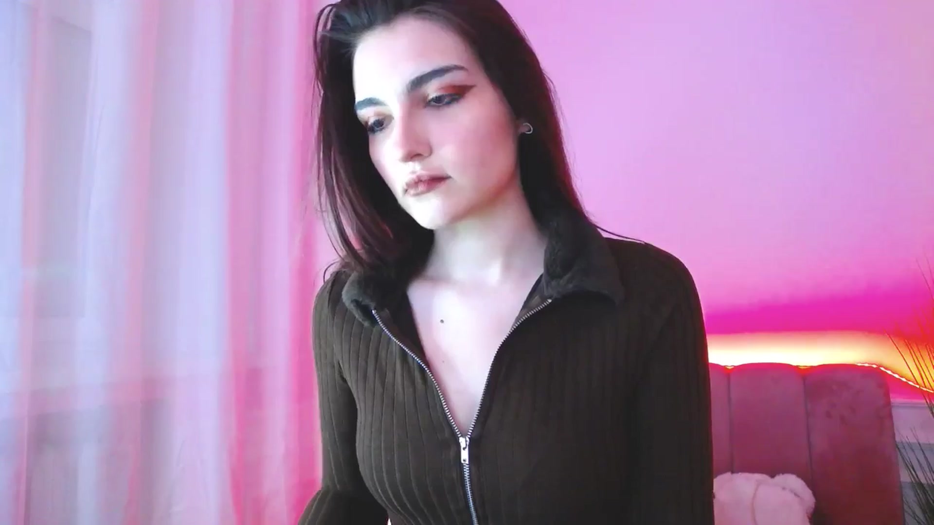 Gallery image thumbnail from JenyStone's myfreecams stream on, 03/16/2025, 12:27 image 18 of 20