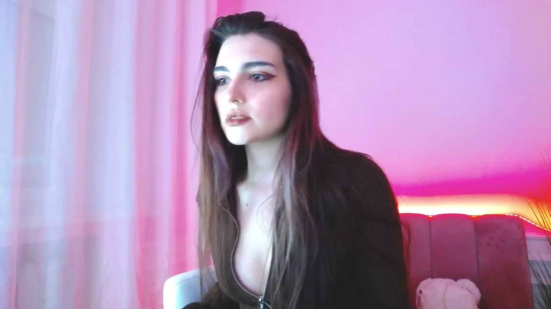 Gallery image thumbnail from JenyStone's myfreecams stream on, 03/16/2025, 12:27 image 11 of 20