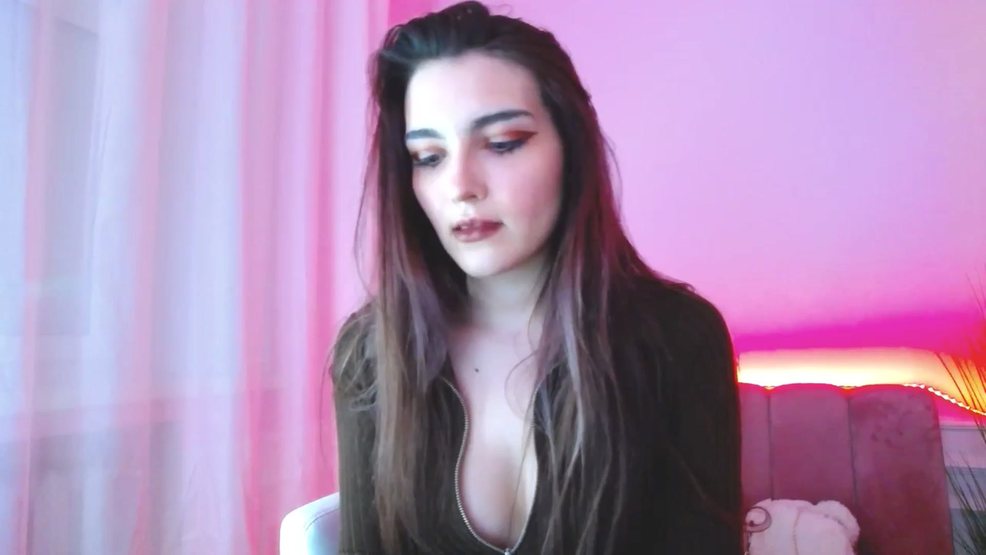 Gallery image thumbnail from JenyStone's myfreecams stream on, 03/16/2025, 12:27 image 12 of 20