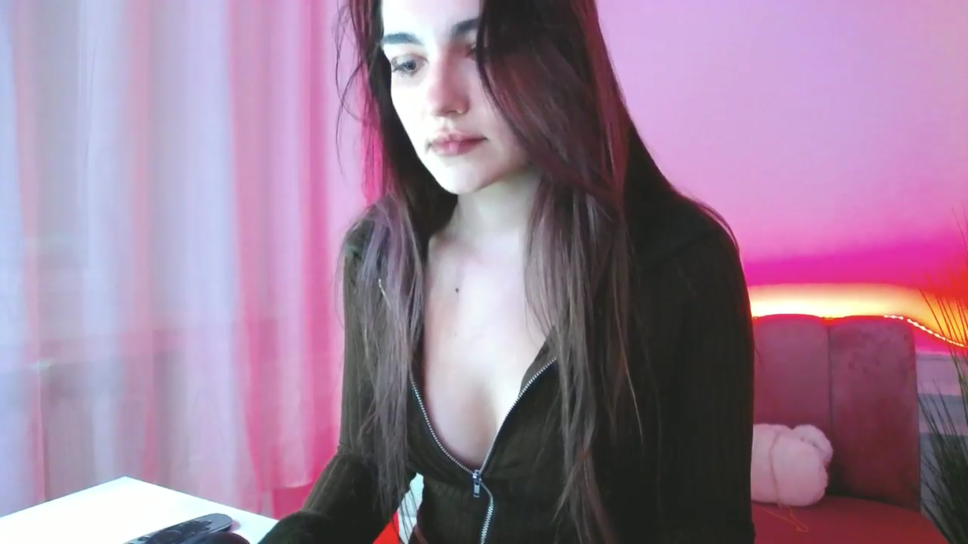 Gallery image thumbnail from JenyStone's myfreecams stream on, 03/16/2025, 13:53 image 11 of 20