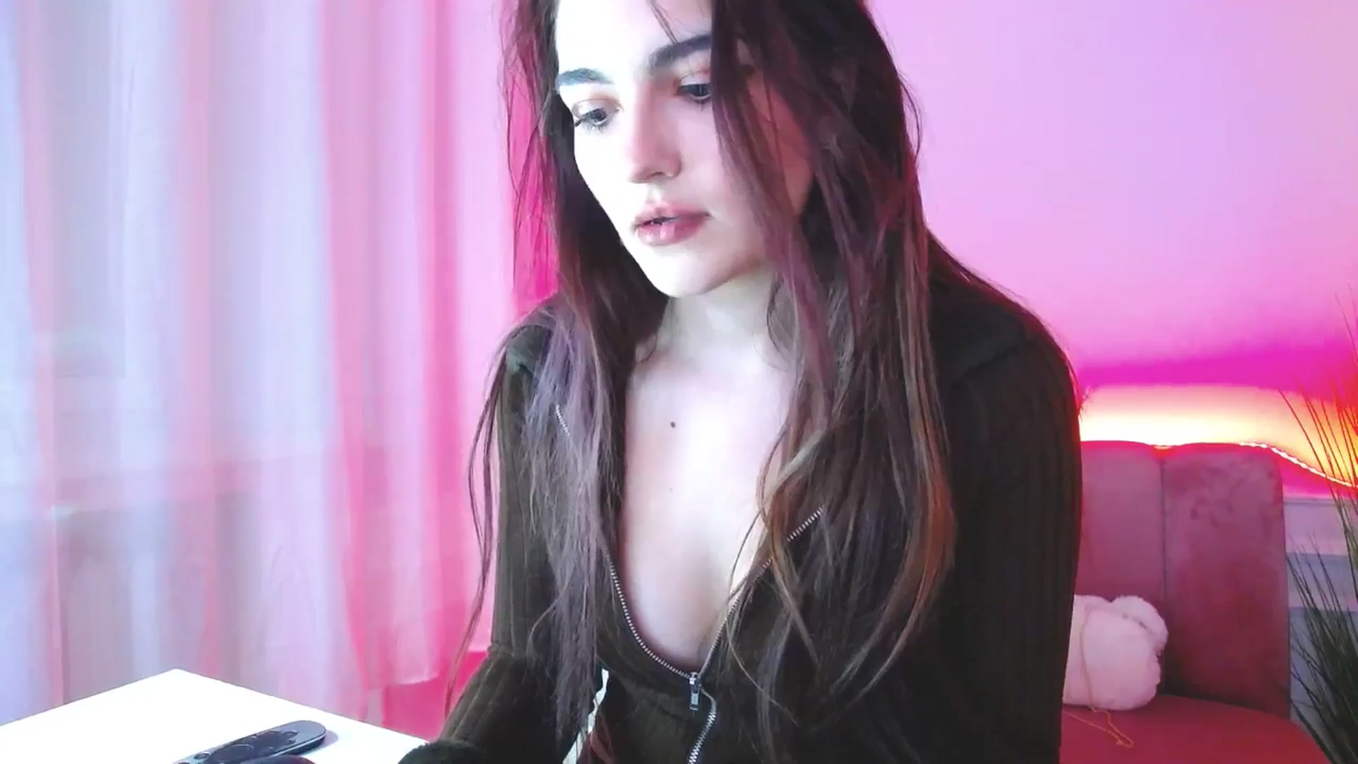 Gallery image thumbnail from JenyStone's myfreecams stream on, 03/16/2025, 13:53 image 17 of 20