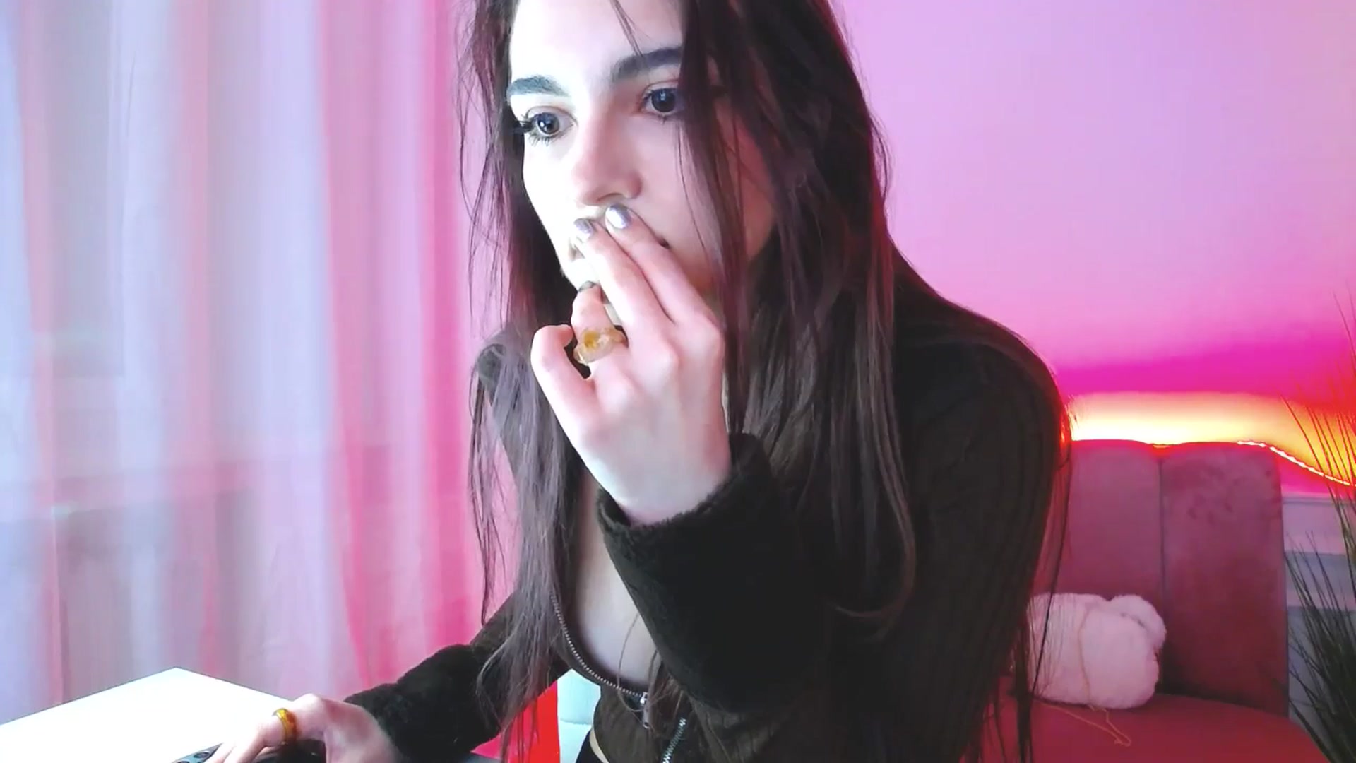 Gallery image thumbnail from JenyStone's myfreecams stream on, 03/16/2025, 13:53 image 18 of 20