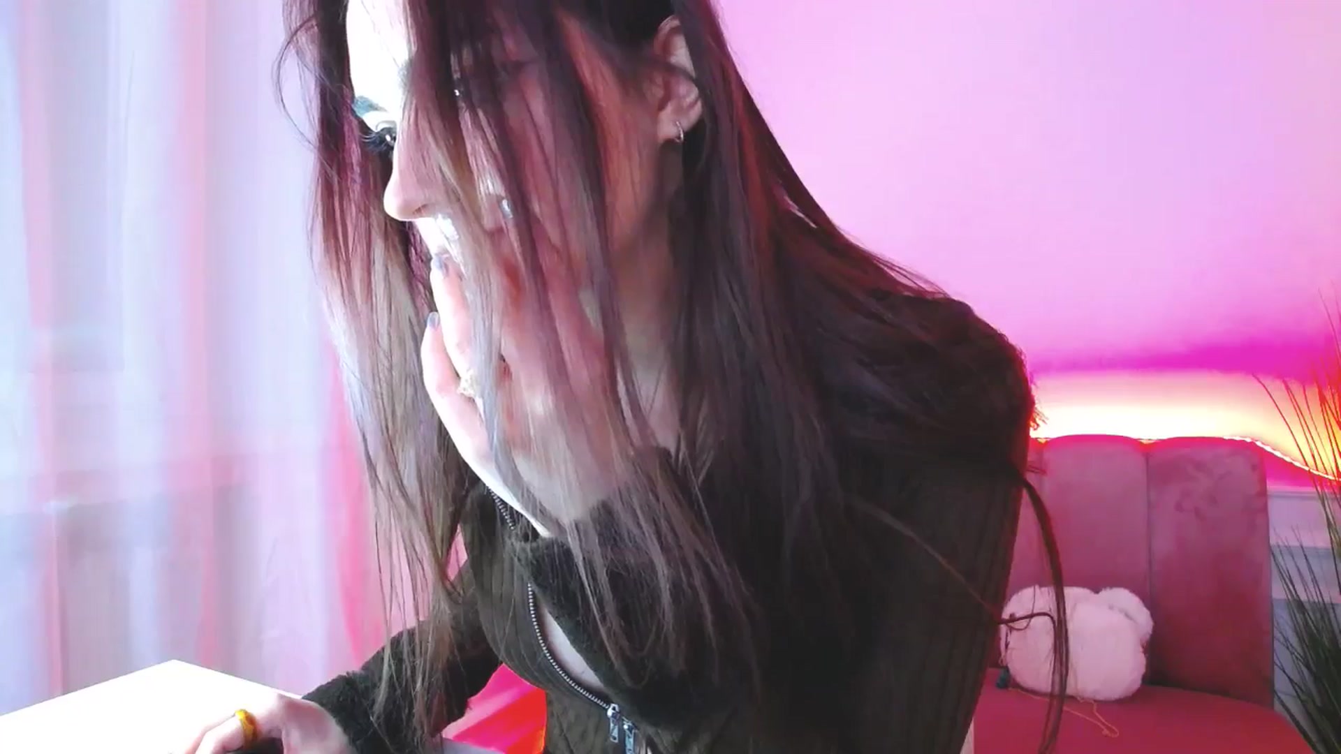 Gallery image thumbnail from JenyStone's myfreecams stream on, 03/16/2025, 14:31 image 12 of 20