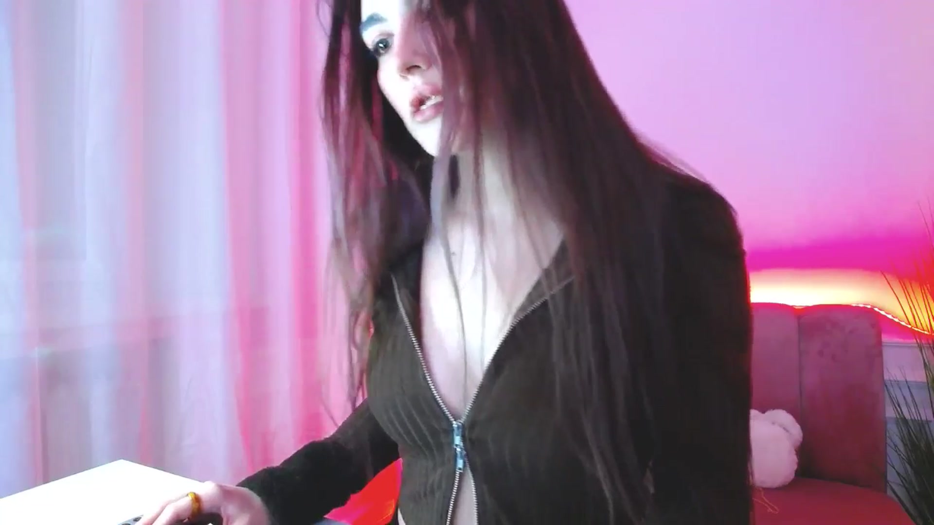 Gallery image thumbnail from JenyStone's myfreecams stream on, 03/16/2025, 14:31 image 7 of 20