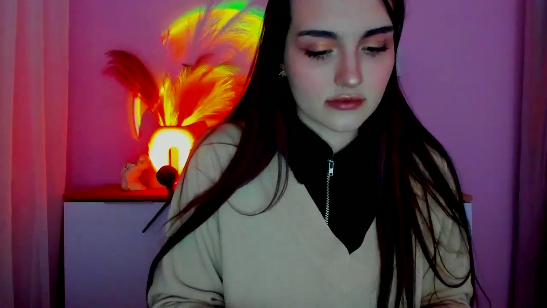 Gallery image thumbnail from JenyStone's myfreecams stream on, 03/17/2025, 13:47 image 4 of 20