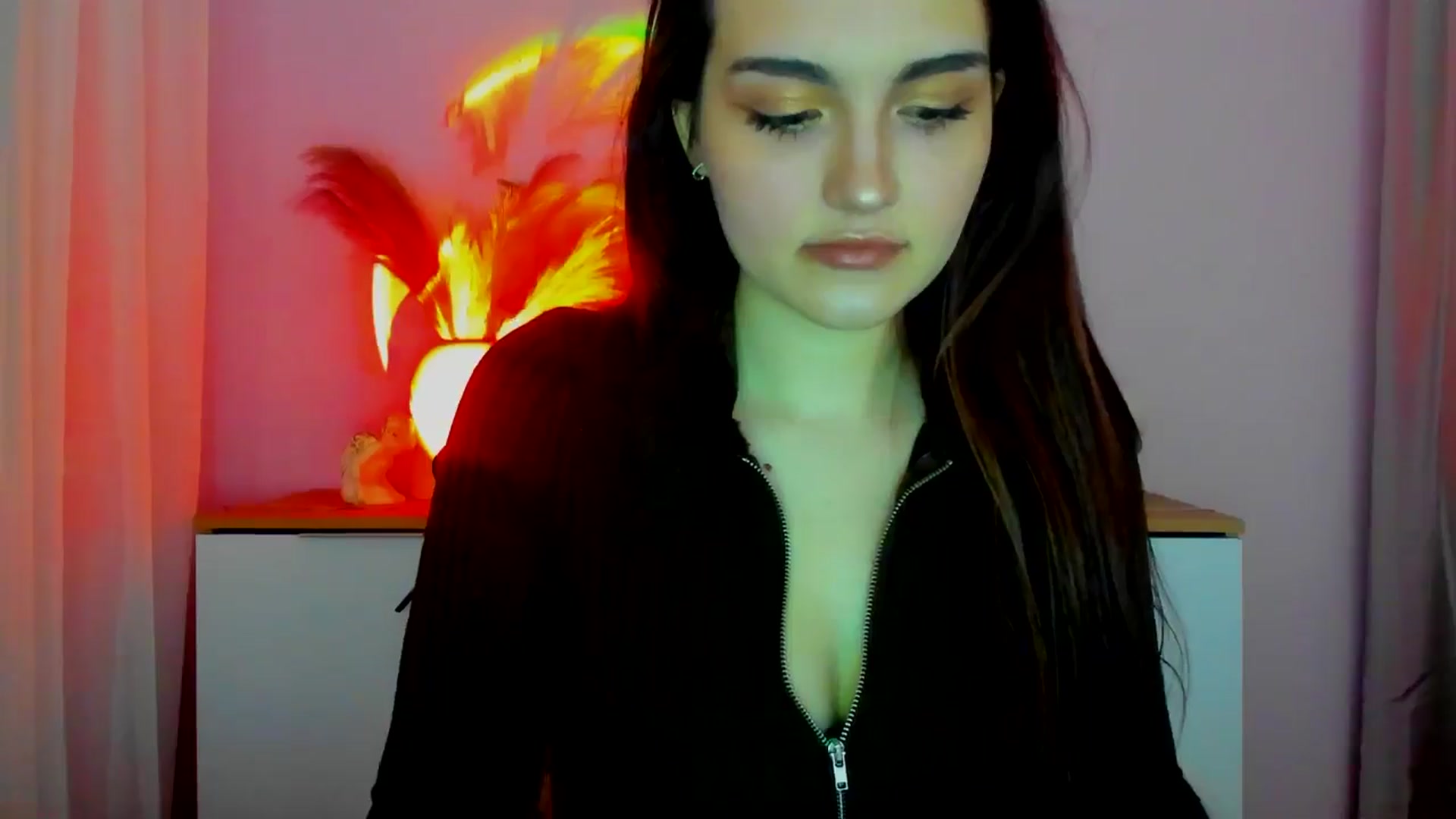 Gallery image thumbnail from JenyStone's myfreecams stream on, 03/17/2025, 14:26 image 12 of 20