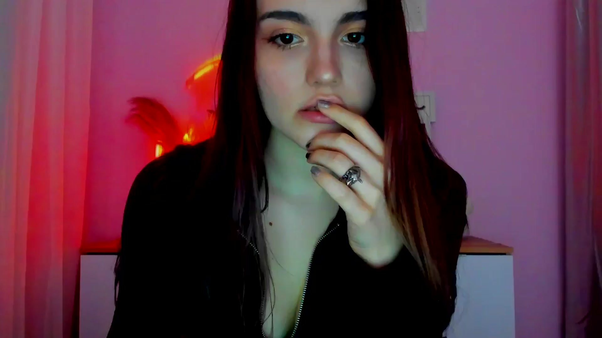Gallery image thumbnail from JenyStone's myfreecams stream on, 03/17/2025, 15:00 image 1 of 20