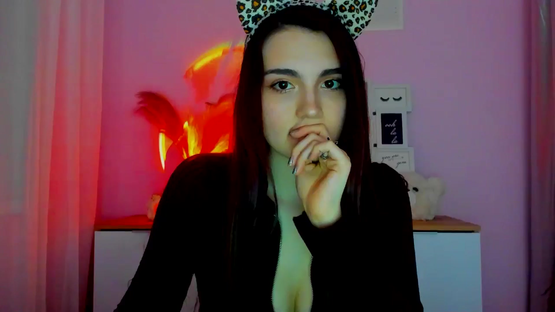 Gallery image thumbnail from JenyStone's myfreecams stream on, 03/17/2025, 17:28 image 5 of 20