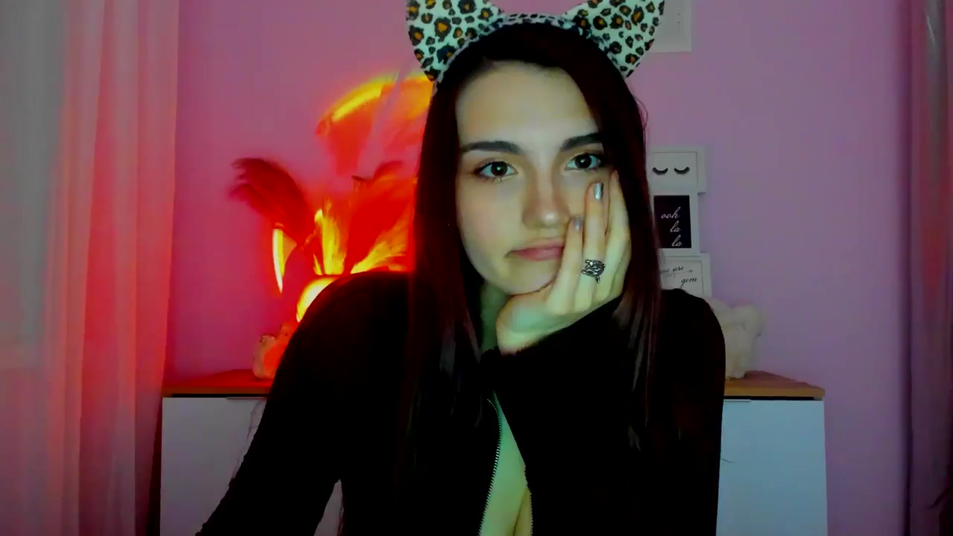 Gallery image thumbnail from JenyStone's myfreecams stream on, 03/17/2025, 17:28 image 4 of 20