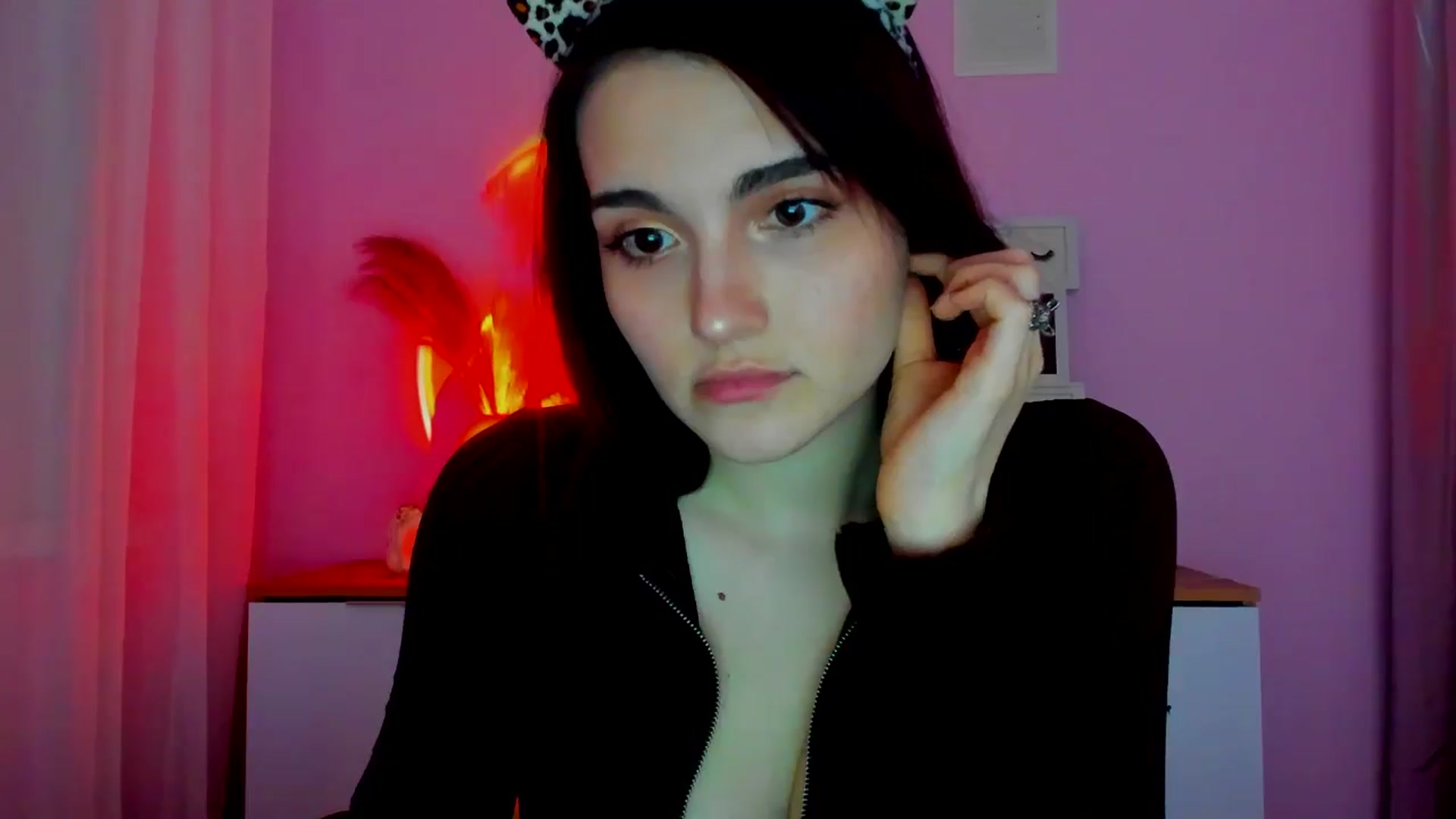 Gallery image thumbnail from JenyStone's myfreecams stream on, 03/17/2025, 17:28 image 13 of 20