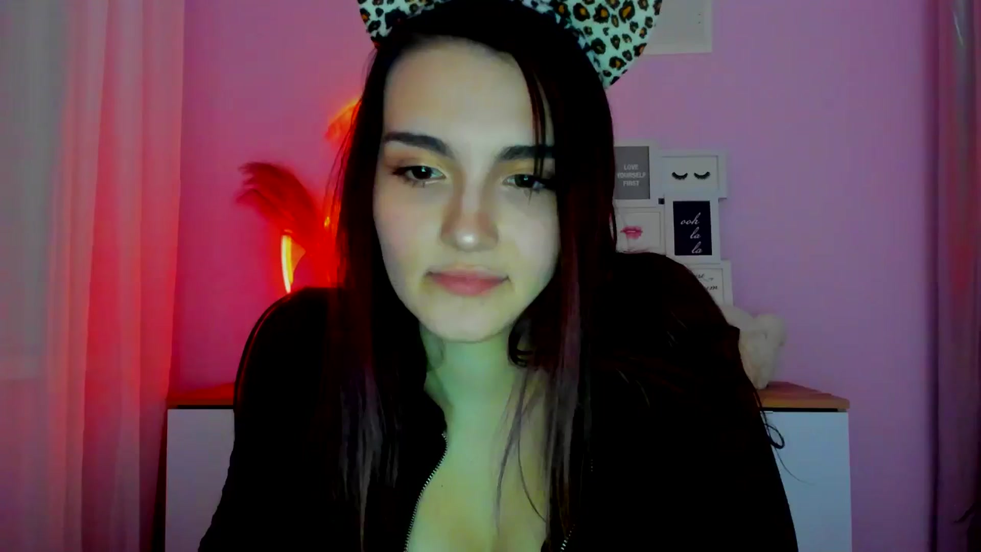 Gallery image thumbnail from JenyStone's myfreecams stream on, 03/17/2025, 17:28 image 10 of 20