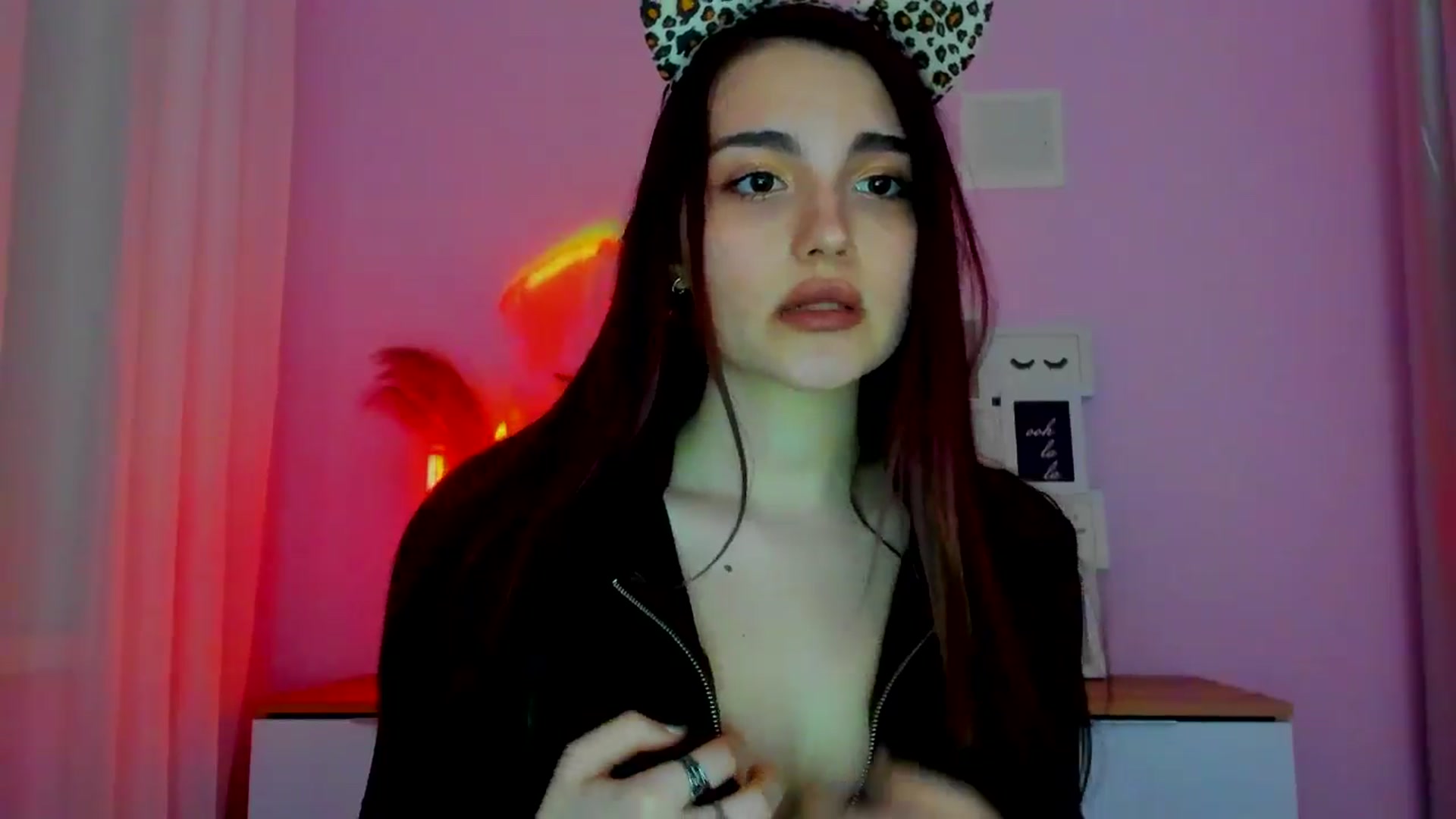 Gallery image thumbnail from JenyStone's myfreecams stream on, 03/17/2025, 18:06 image 7 of 20