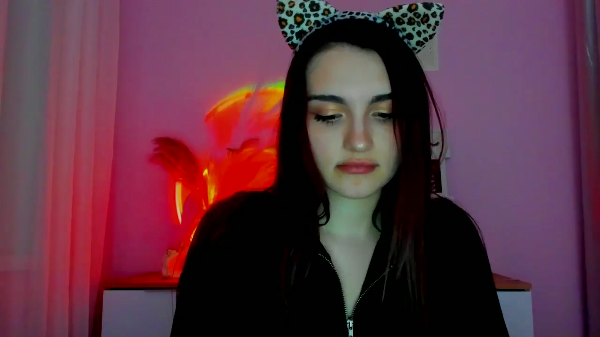 Gallery image thumbnail from JenyStone's myfreecams stream on, 03/17/2025, 18:06 image 4 of 20