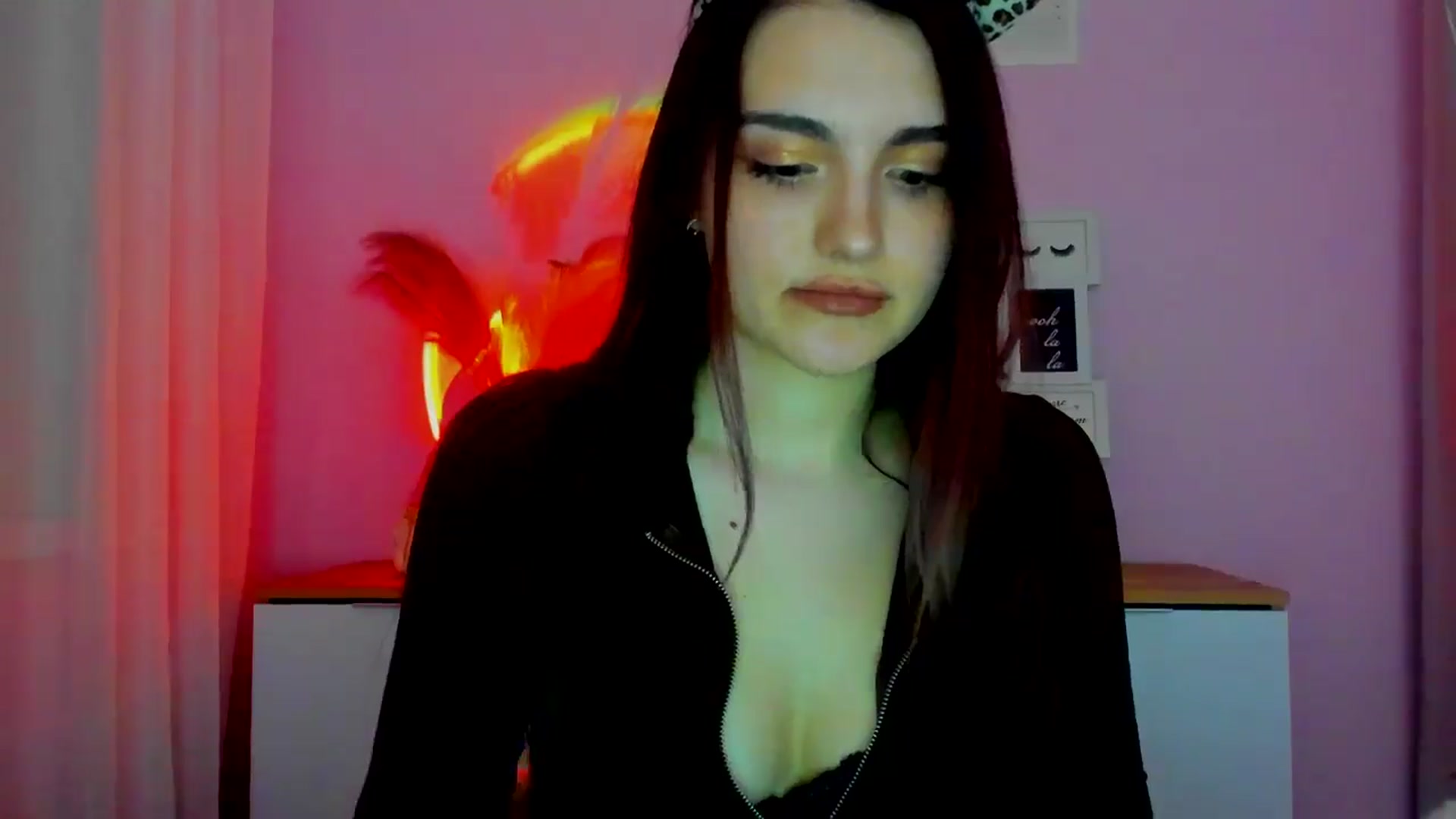 Gallery image thumbnail from JenyStone's myfreecams stream on, 03/17/2025, 18:06 image 12 of 20