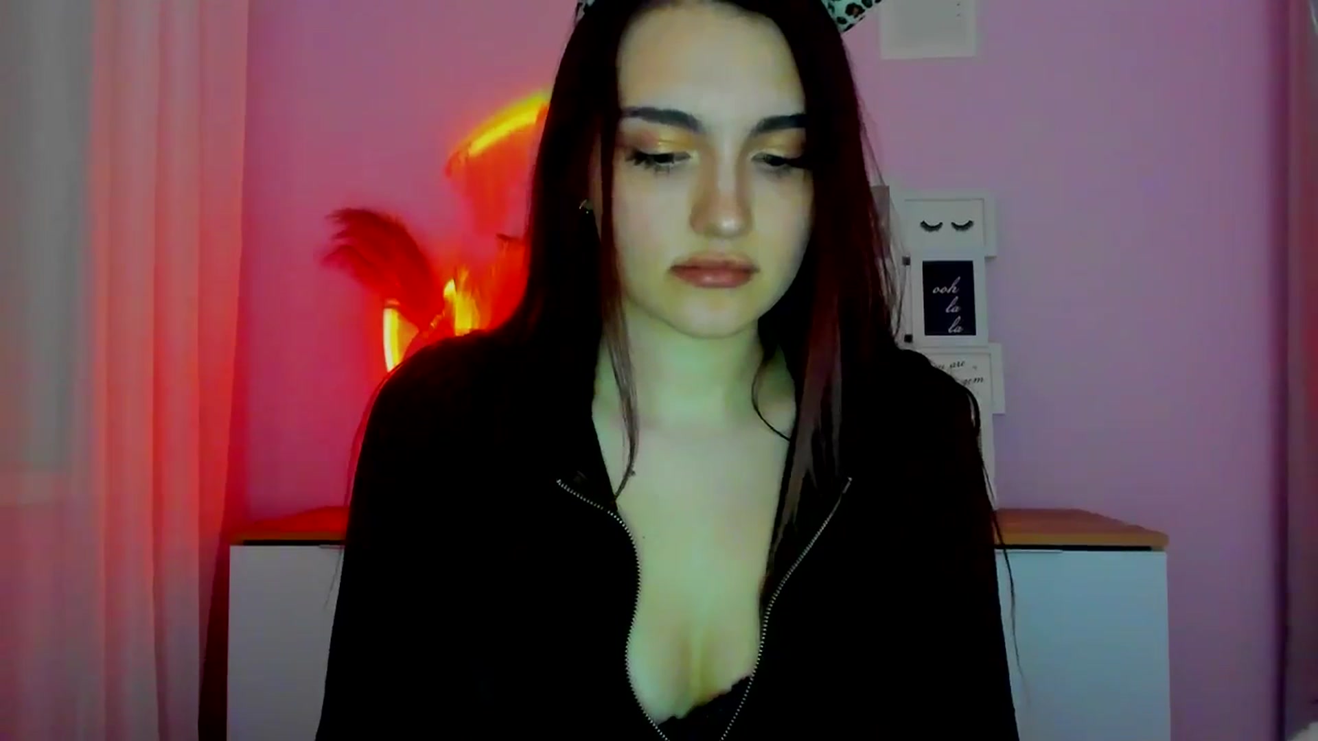 Gallery image thumbnail from JenyStone's myfreecams stream on, 03/17/2025, 18:06 image 15 of 20