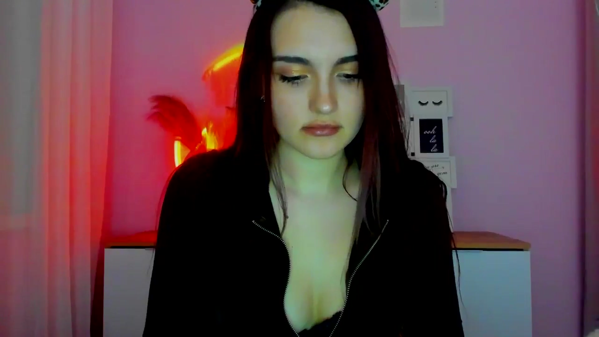 Gallery image thumbnail from JenyStone's myfreecams stream on, 03/17/2025, 18:06 image 16 of 20