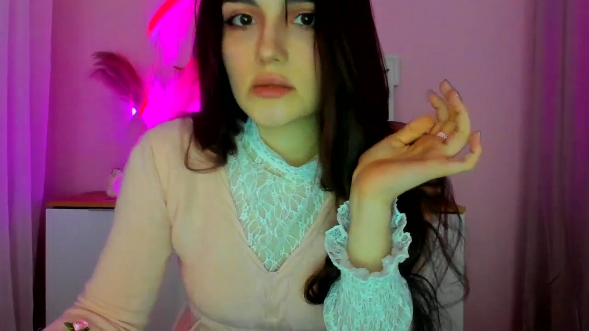 Gallery image thumbnail from JenyStone's myfreecams stream on, 03/18/2025, 11:48 image 18 of 20