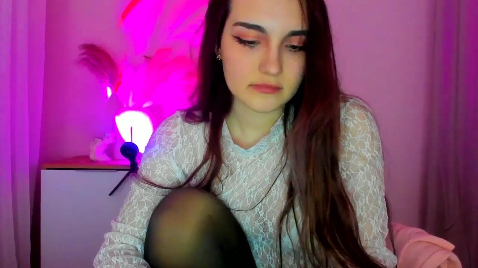 Gallery image thumbnail from JenyStone's myfreecams stream on, 03/18/2025, 13:10 image 5 of 20