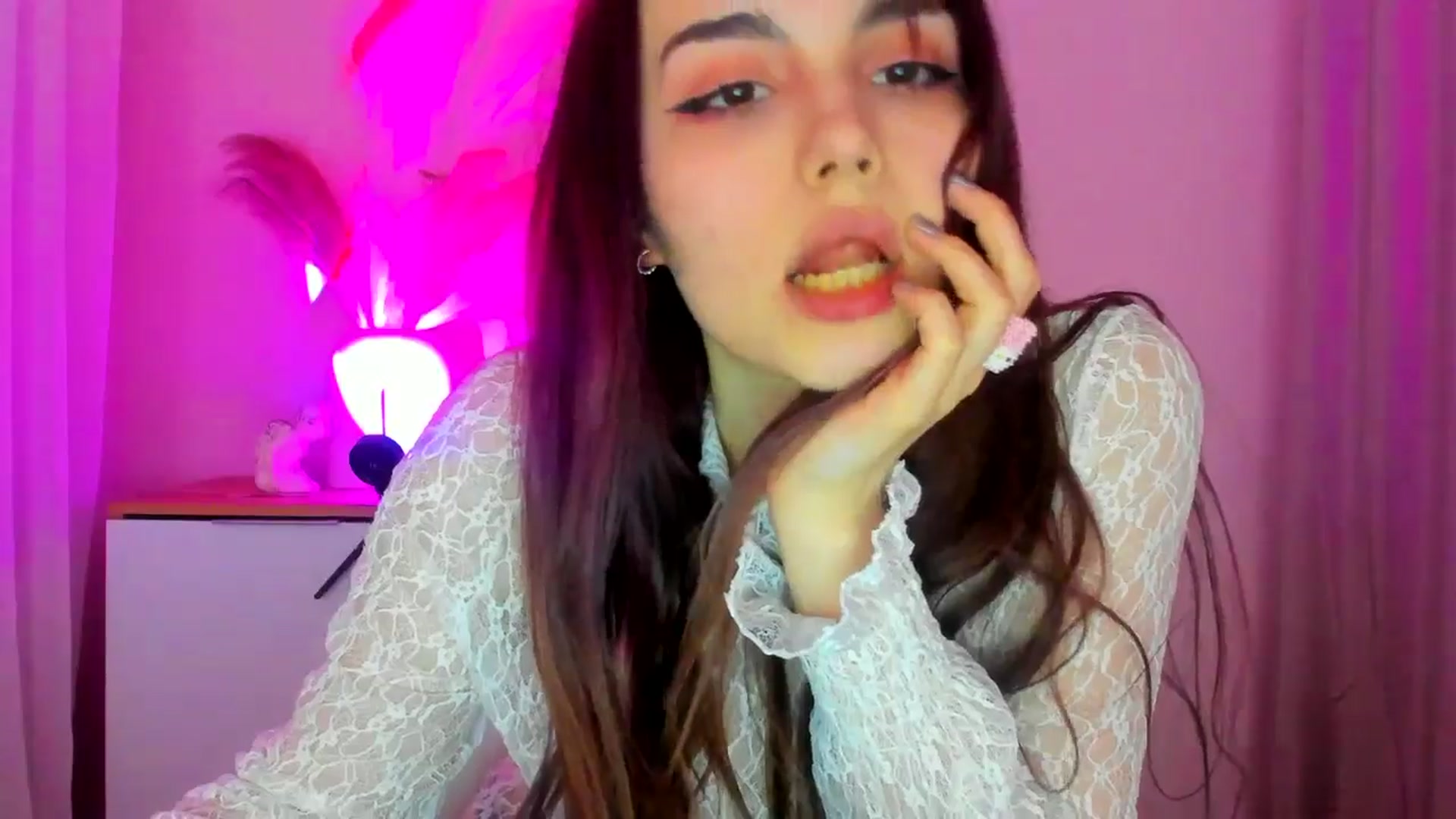 Gallery image thumbnail from JenyStone's myfreecams stream on, 03/18/2025, 13:10 image 18 of 20