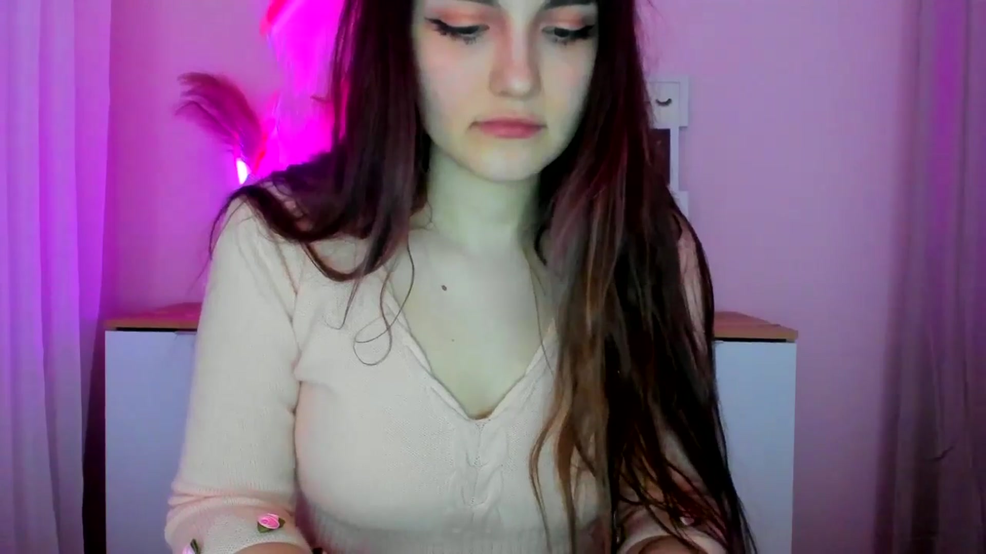 Gallery image thumbnail from JenyStone's myfreecams stream on, 03/18/2025, 14:09 image 13 of 20