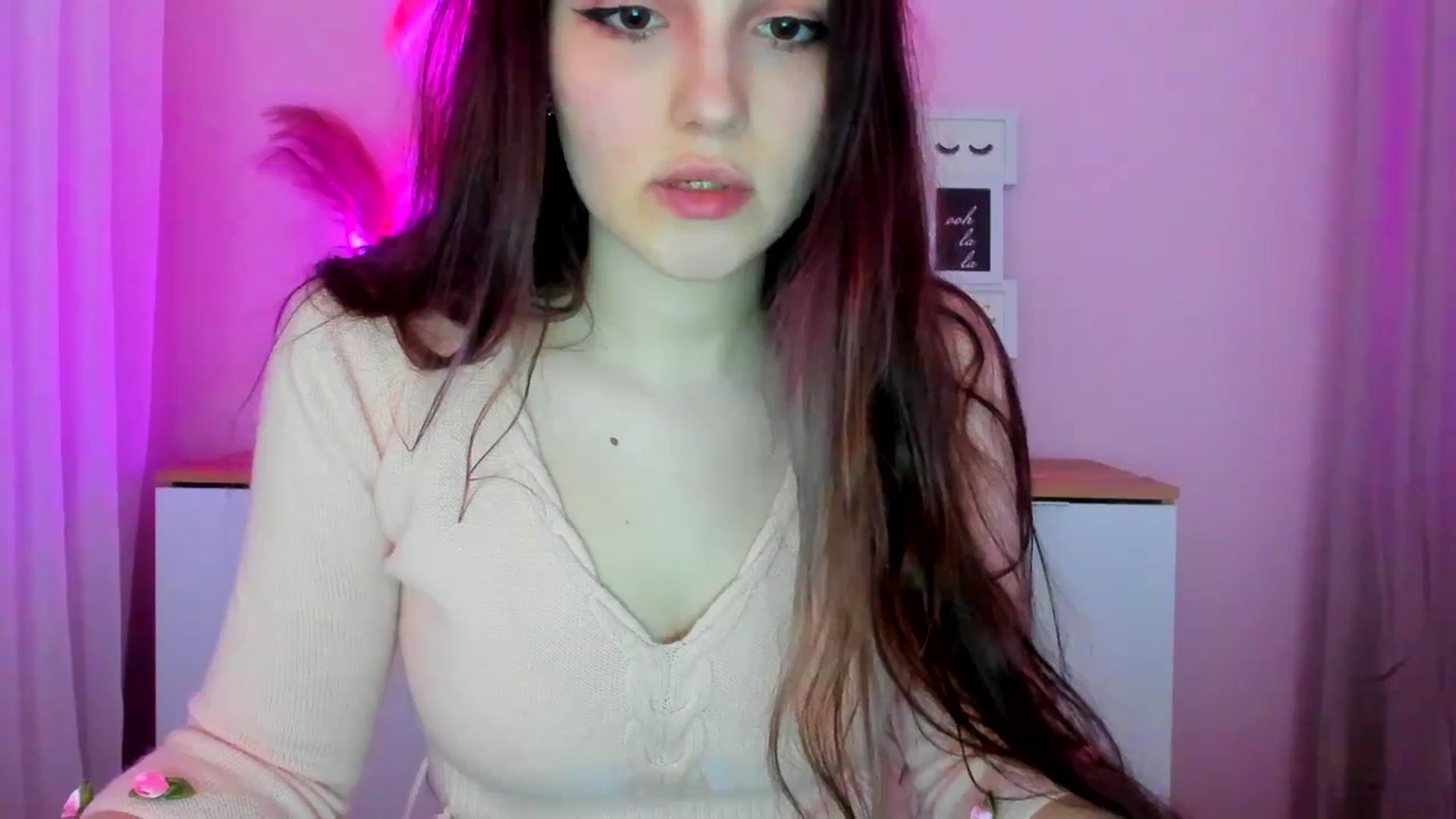 Gallery image thumbnail from JenyStone's myfreecams stream on, 03/18/2025, 14:09 image 11 of 20