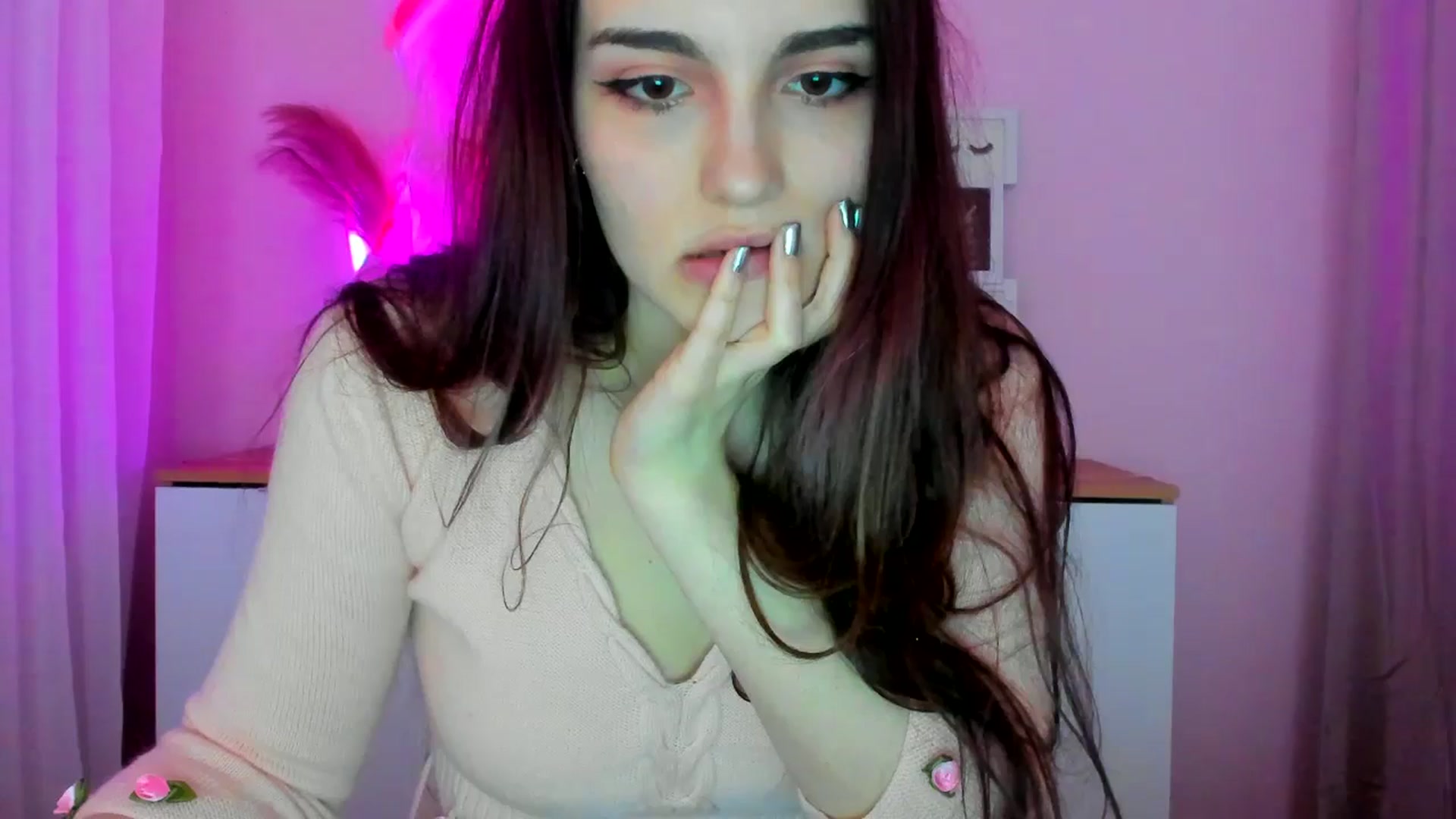 Gallery image thumbnail from JenyStone's myfreecams stream on, 03/18/2025, 14:09 image 12 of 20