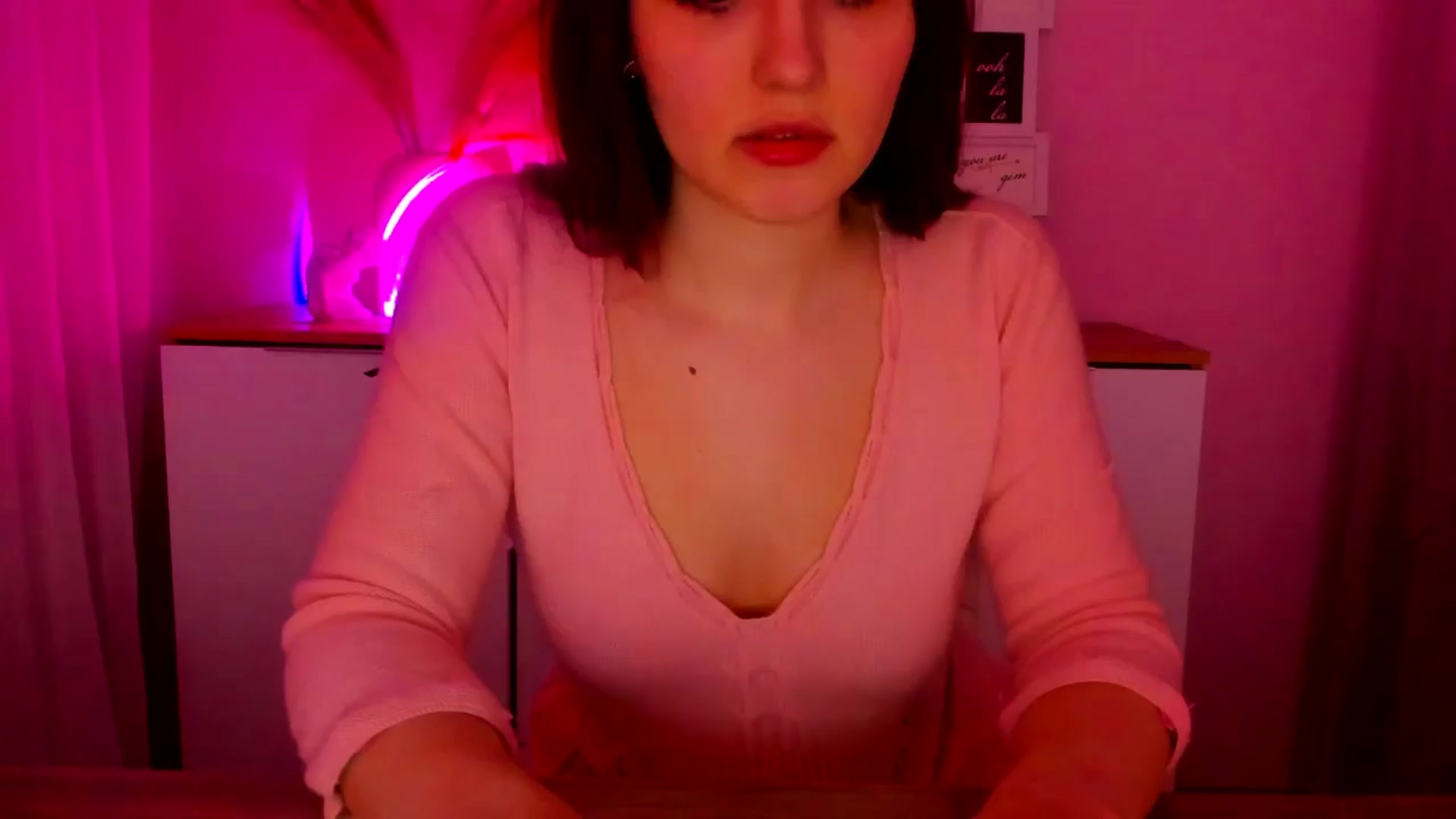 Gallery image thumbnail from JenyStone's myfreecams stream on, 03/18/2025, 15:23 image 1 of 20