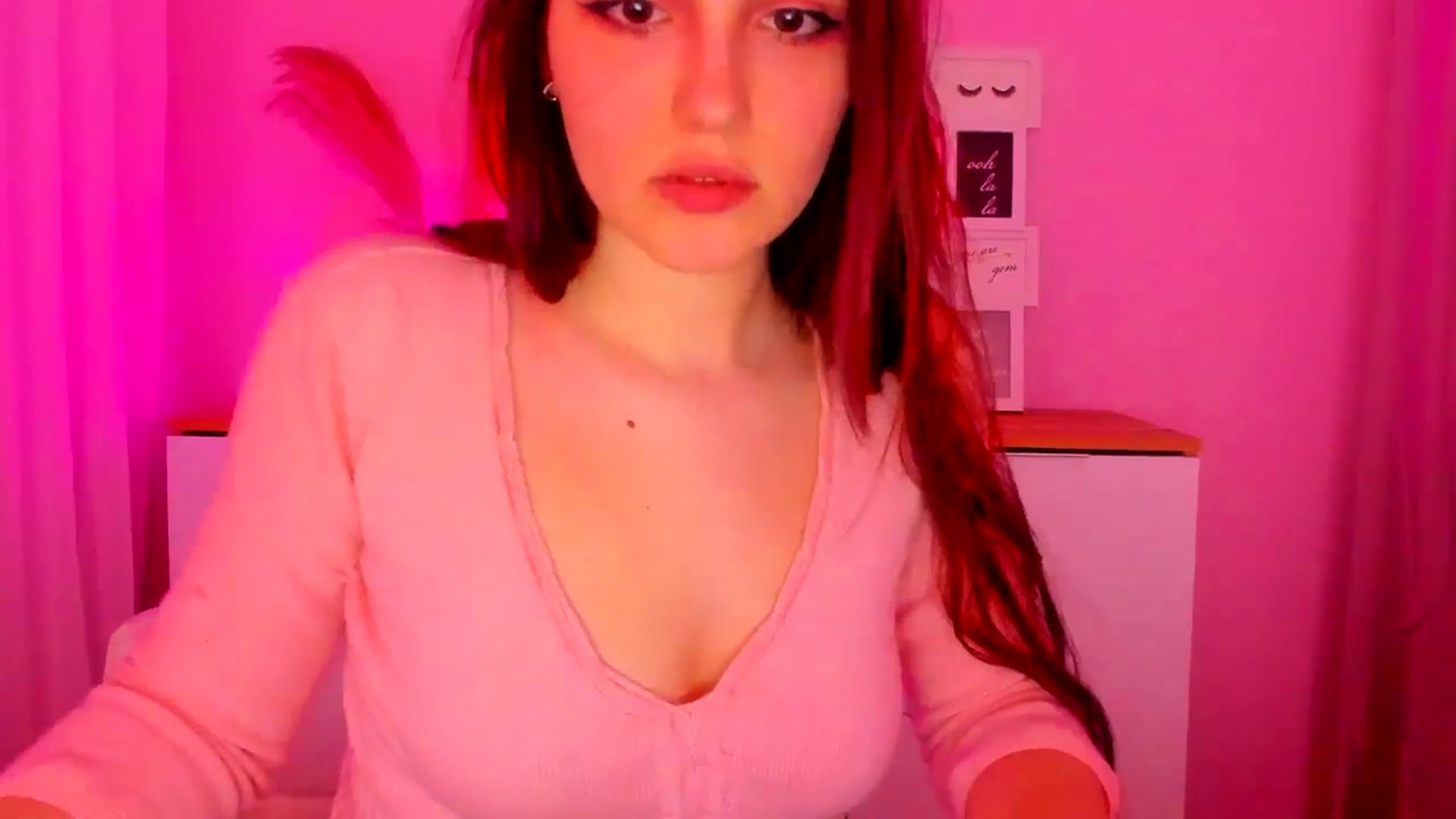 Gallery image thumbnail from JenyStone's myfreecams stream on, 03/18/2025, 15:23 image 10 of 20
