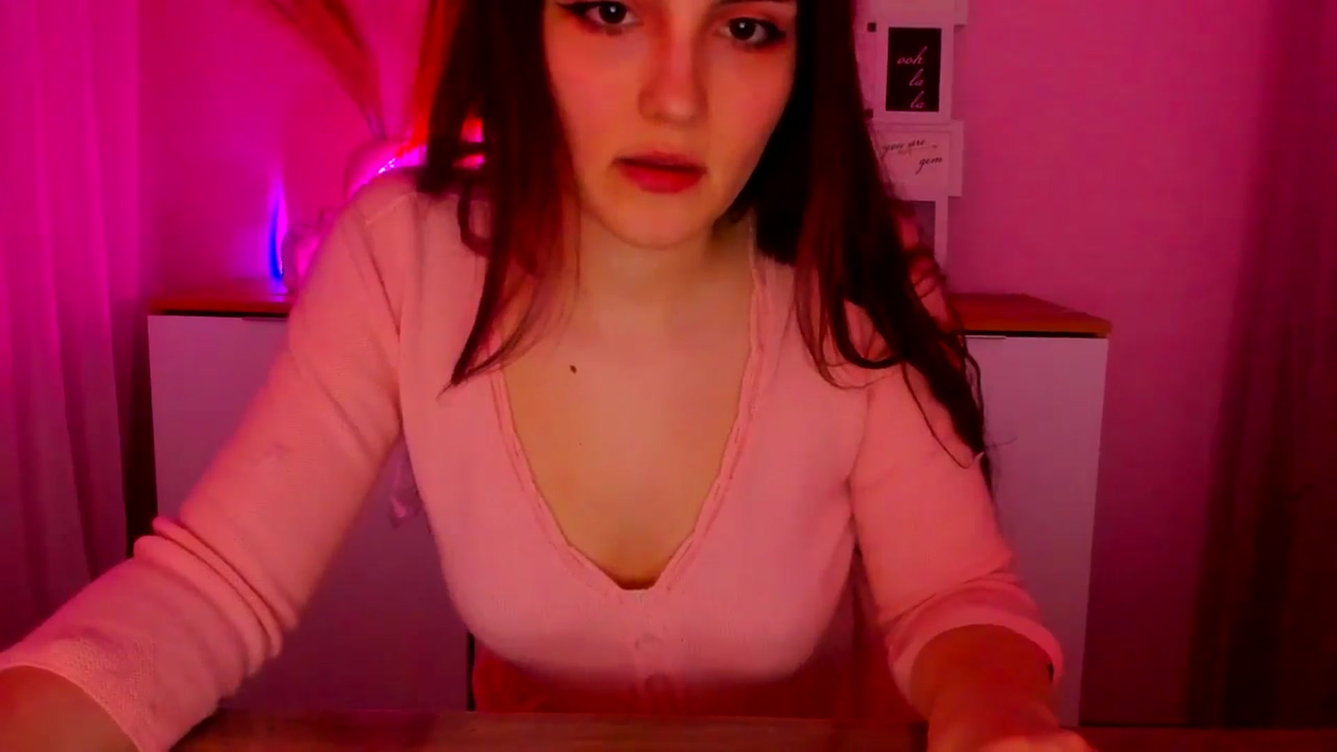 Gallery image thumbnail from JenyStone's myfreecams stream on, 03/18/2025, 15:23 image 5 of 20