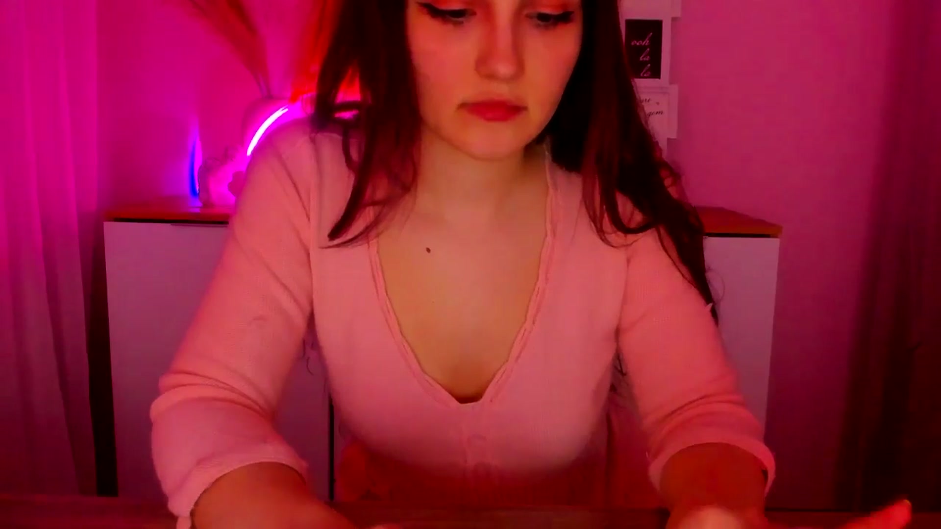 Gallery image thumbnail from JenyStone's myfreecams stream on, 03/18/2025, 15:23 image 4 of 20