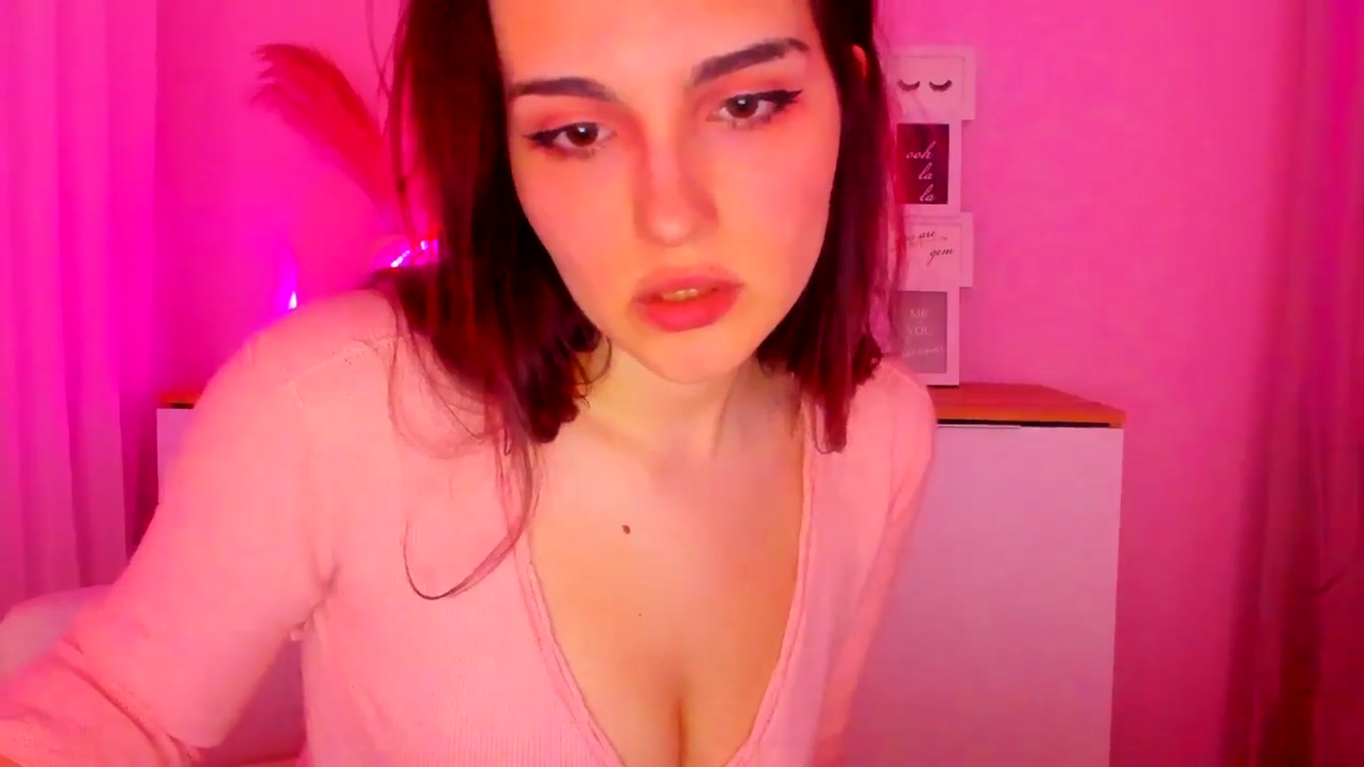 Gallery image thumbnail from JenyStone's myfreecams stream on, 03/18/2025, 15:23 image 18 of 20