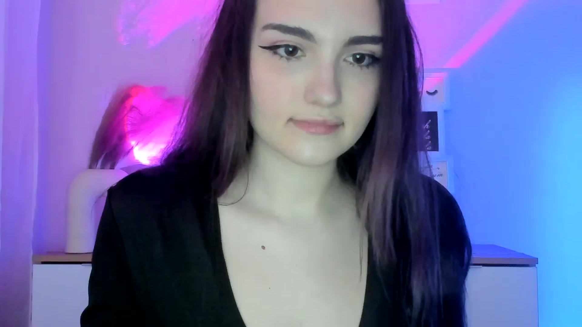 Gallery image thumbnail from JenyStone's myfreecams stream on, 03/19/2025, 14:36 image 18 of 20