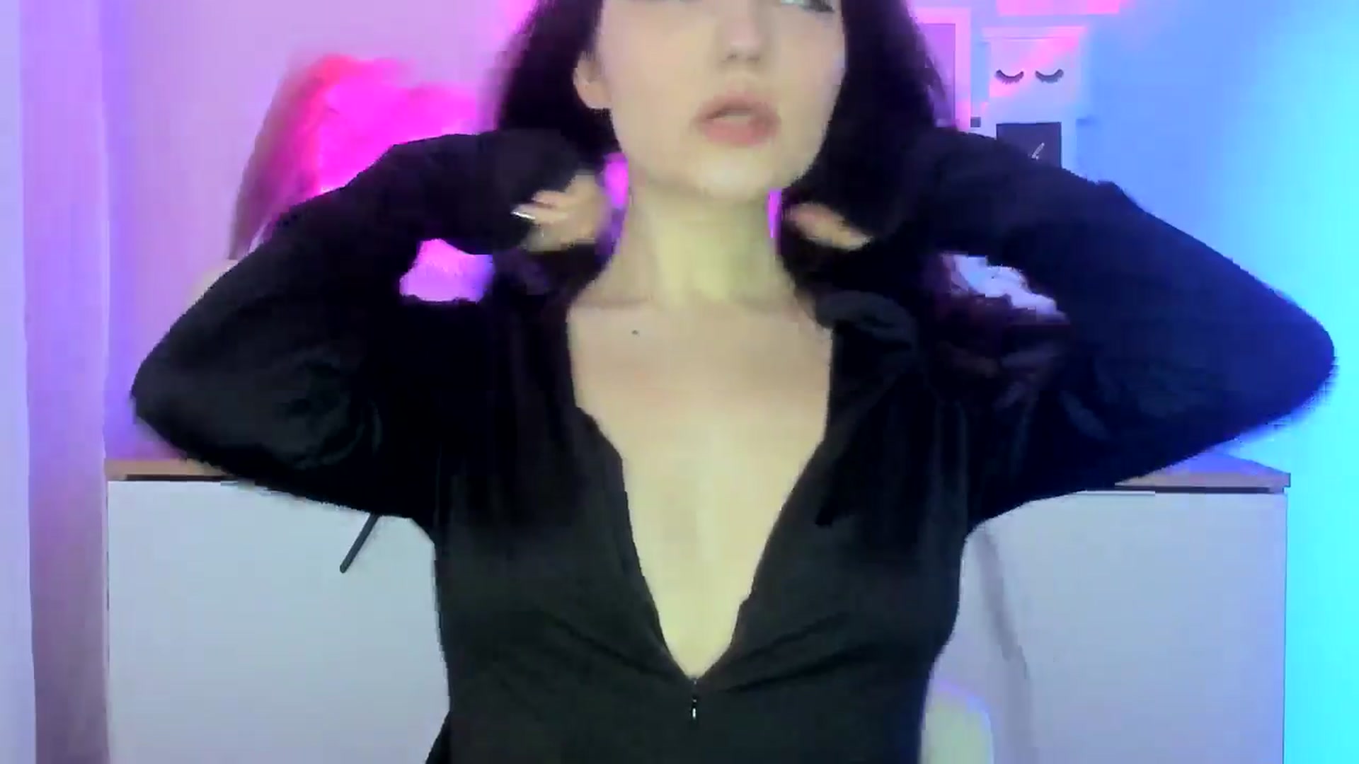 Gallery image thumbnail from JenyStone's myfreecams stream on, 03/19/2025, 14:36 image 8 of 20