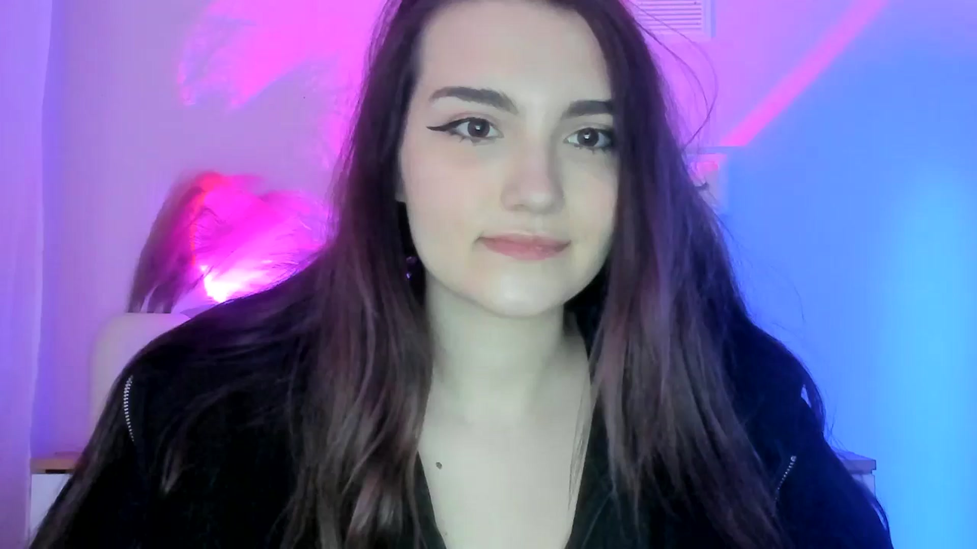 Gallery image thumbnail from JenyStone's myfreecams stream on, 03/19/2025, 14:36 image 1 of 20
