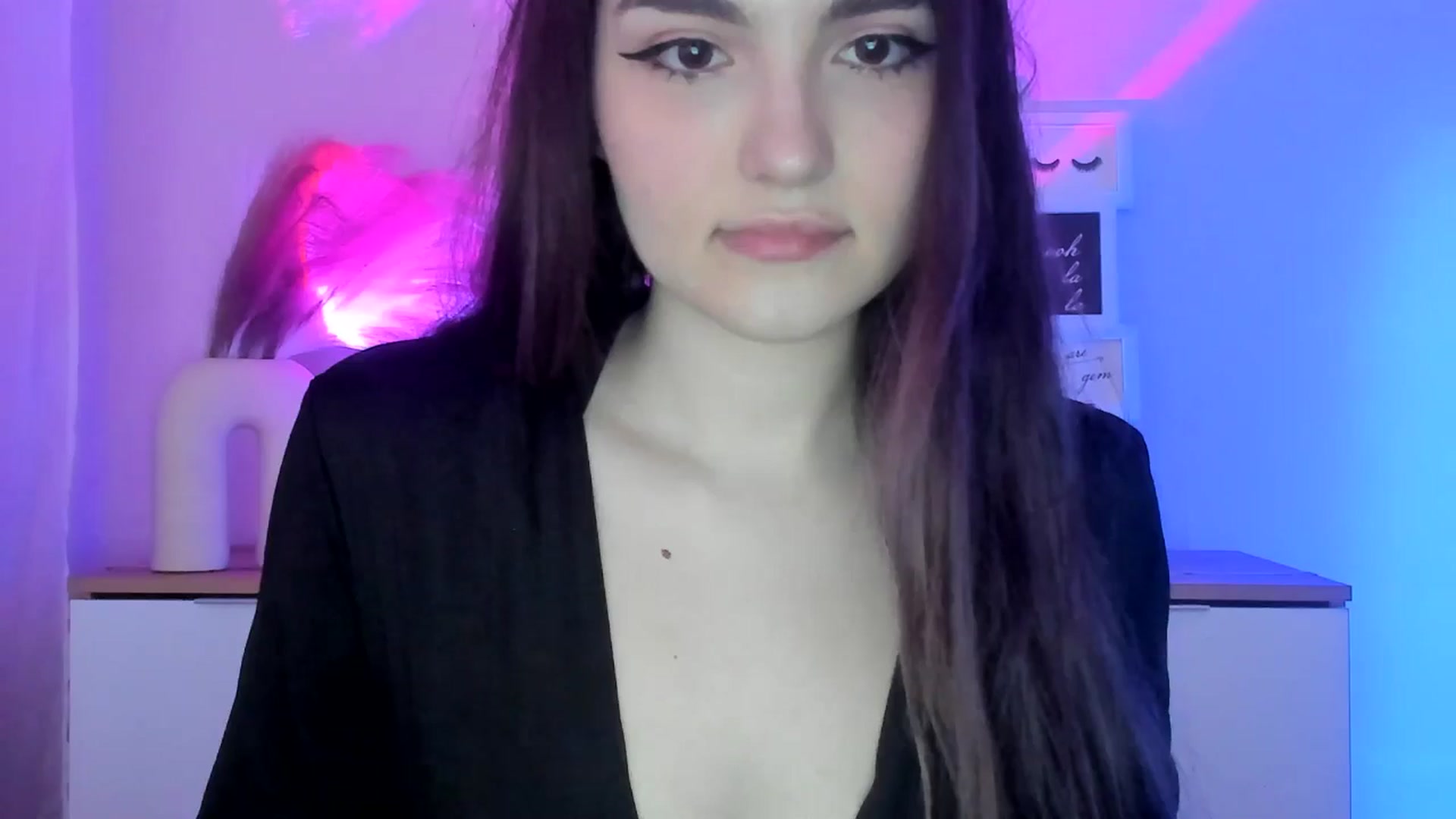 Gallery image thumbnail from JenyStone's myfreecams stream on, 03/19/2025, 14:36 image 14 of 20