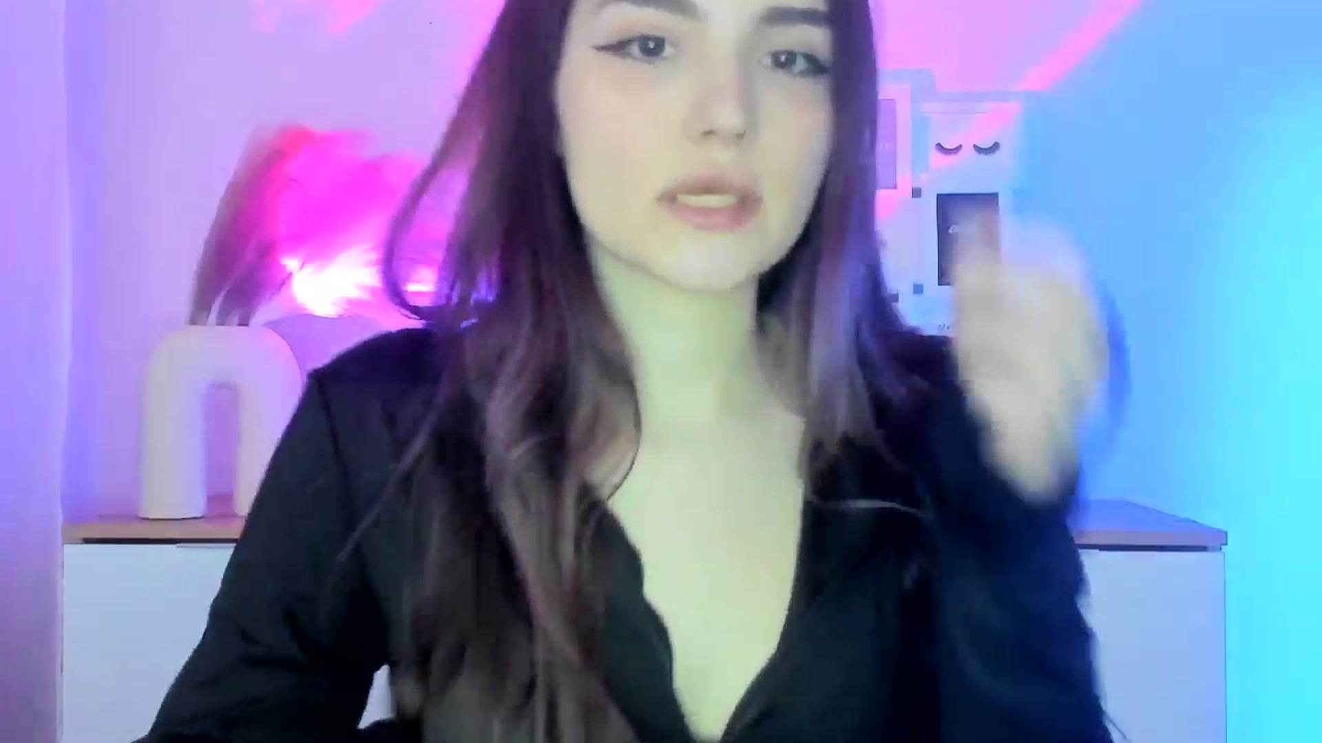 Gallery image thumbnail from JenyStone's myfreecams stream on, 03/19/2025, 14:36 image 16 of 20