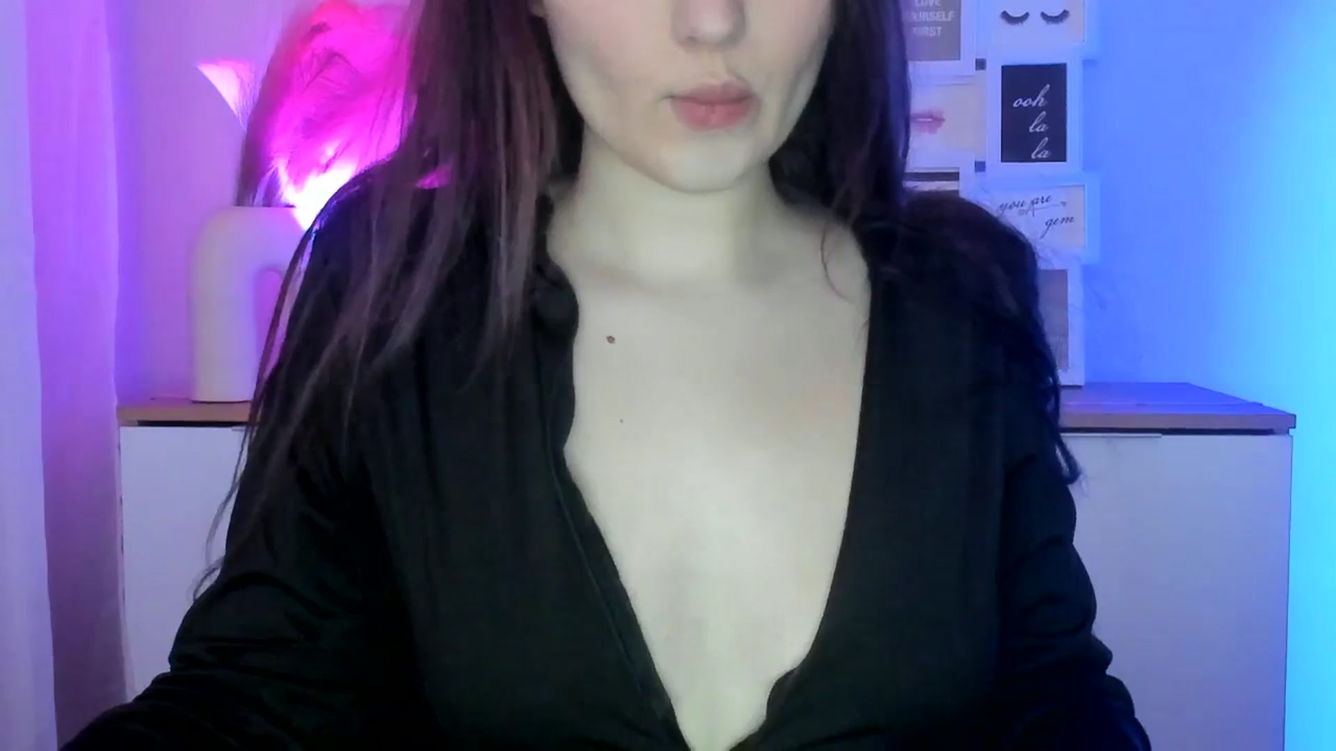 Gallery image thumbnail from JenyStone's myfreecams stream on, 03/19/2025, 15:38 image 10 of 20