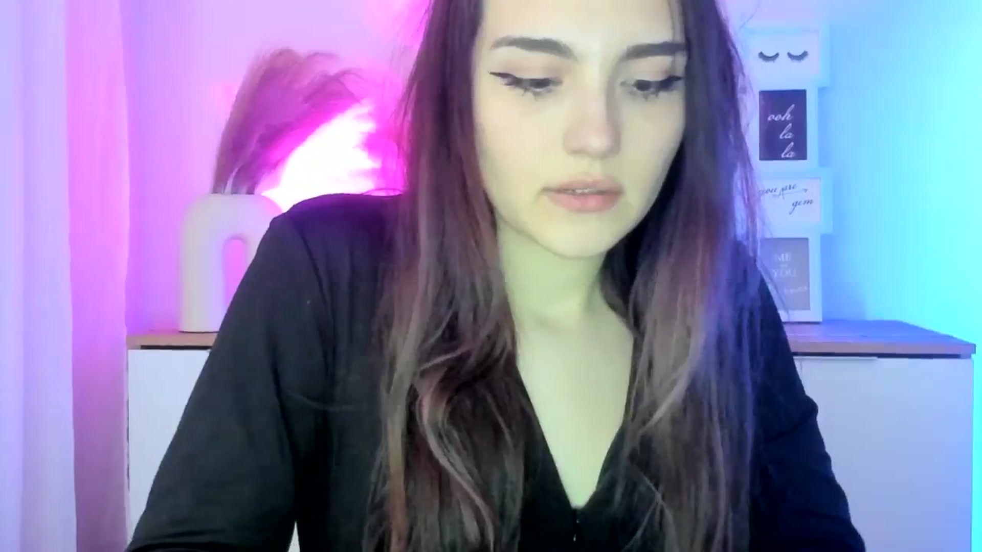 Gallery image thumbnail from JenyStone's myfreecams stream on, 03/19/2025, 18:24 image 2 of 20