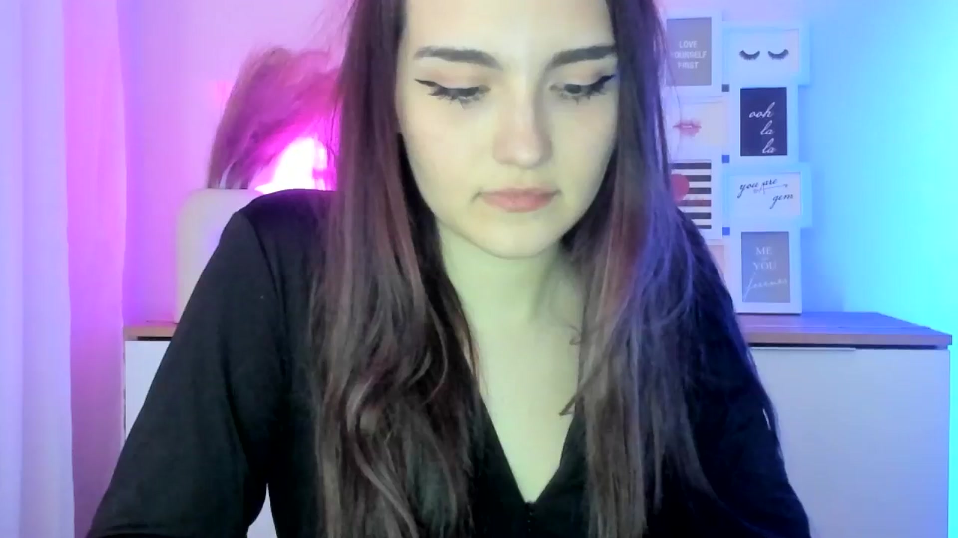 Gallery image thumbnail from JenyStone's myfreecams stream on, 03/19/2025, 18:24 image 20 of 20