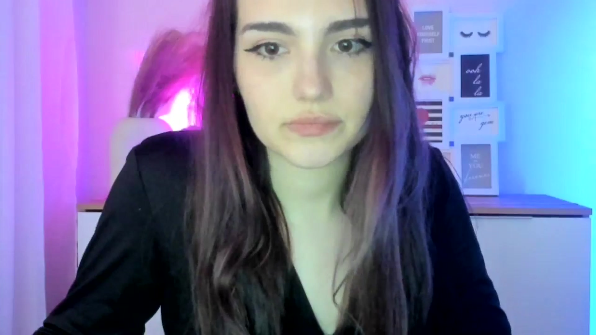 Gallery image thumbnail from JenyStone's myfreecams stream on, 03/19/2025, 18:24 image 10 of 20