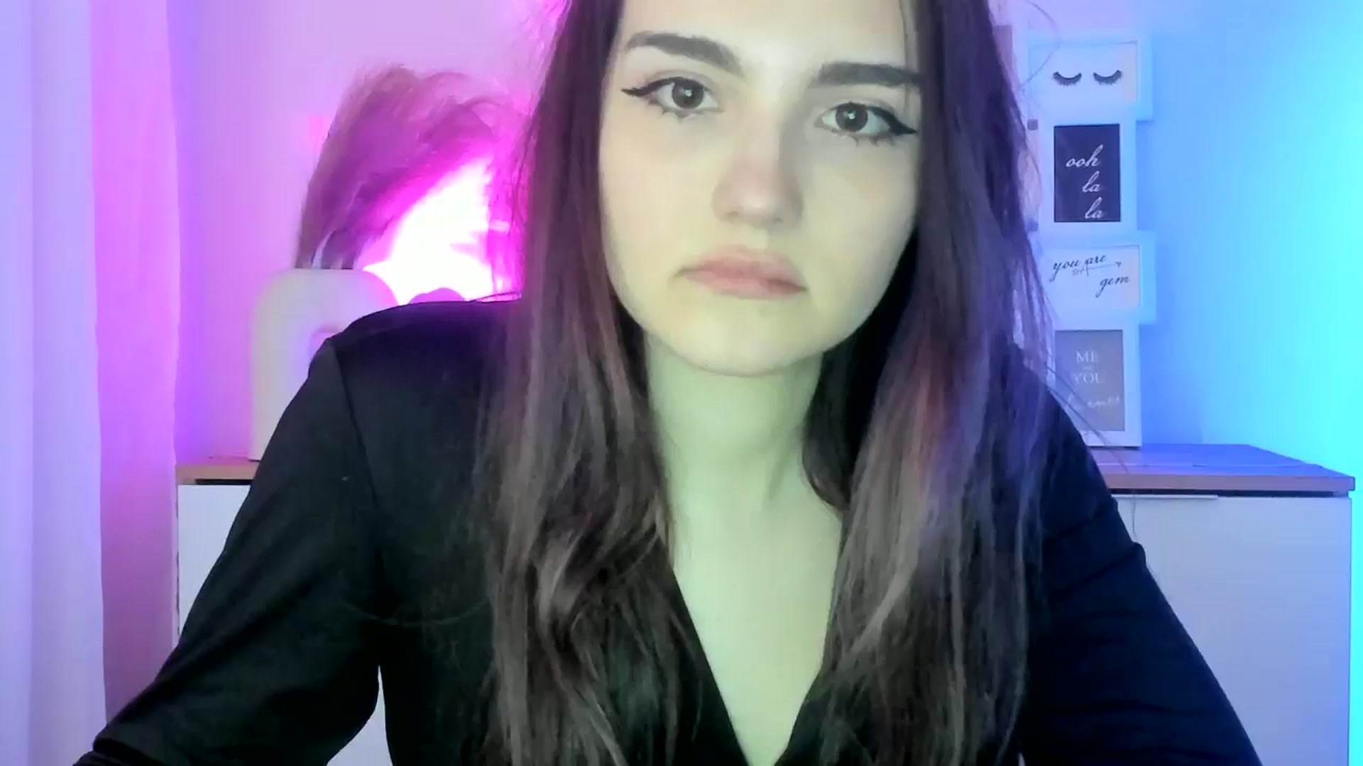 Gallery image thumbnail from JenyStone's myfreecams stream on, 03/19/2025, 18:24 image 1 of 20
