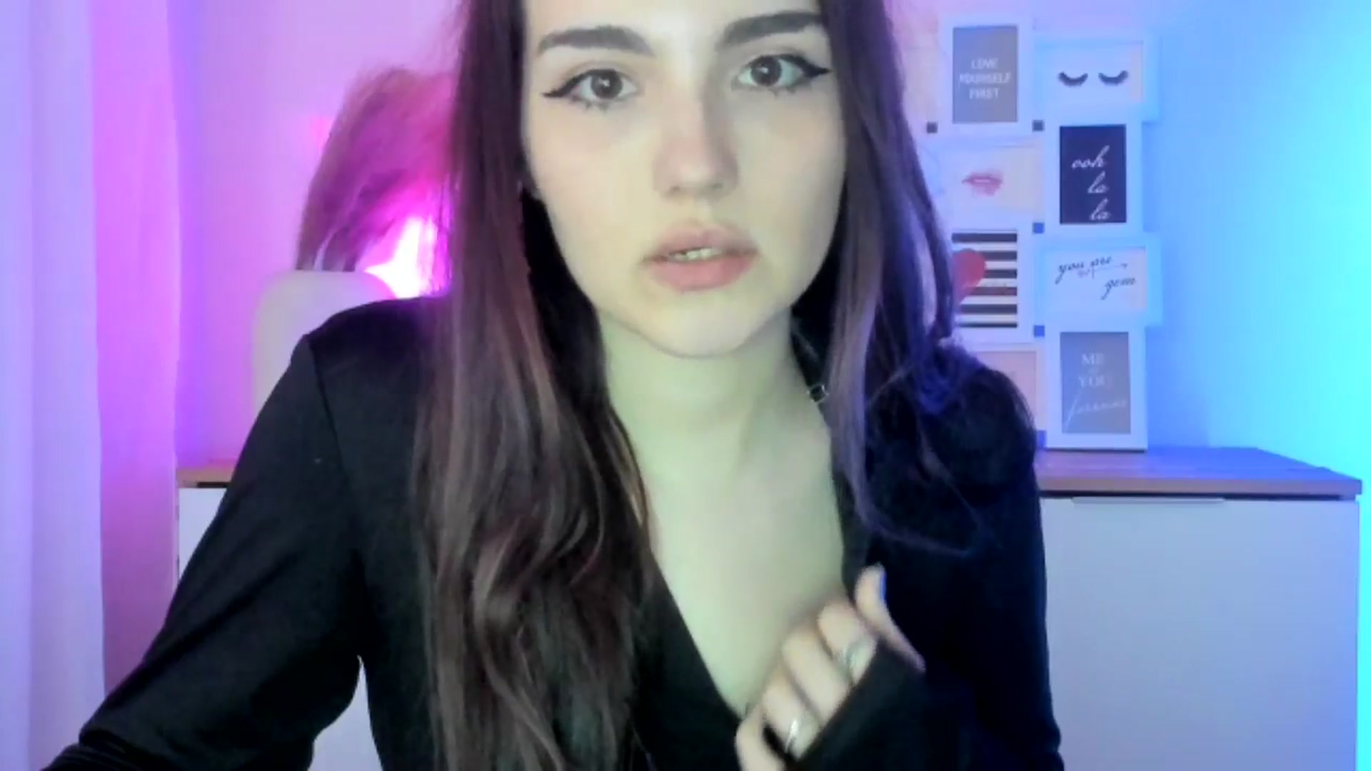 Gallery image thumbnail from JenyStone's myfreecams stream on, 03/19/2025, 18:24 image 11 of 20