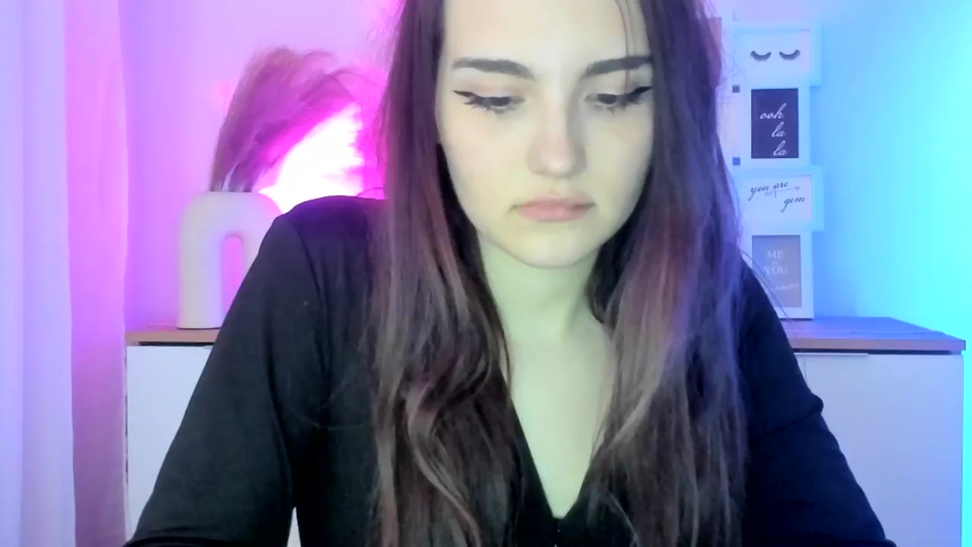 Gallery image thumbnail from JenyStone's myfreecams stream on, 03/19/2025, 18:24 image 4 of 20