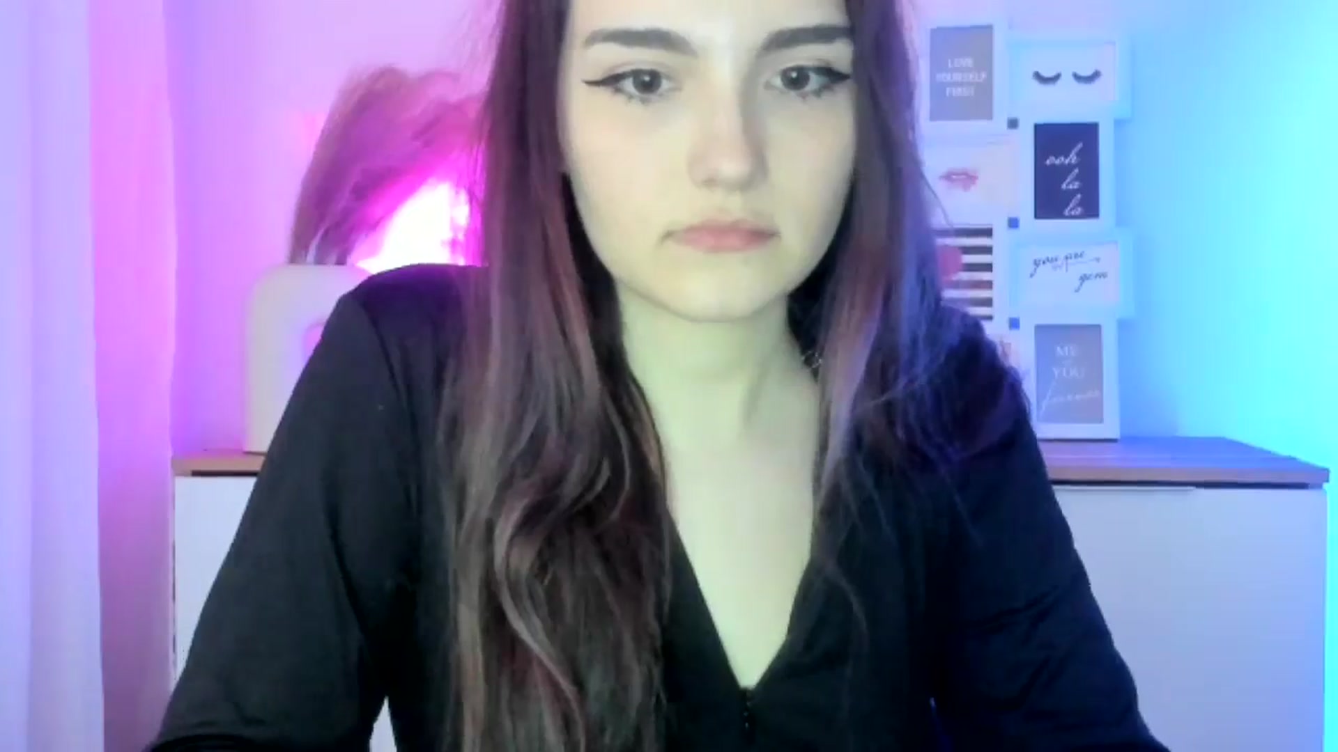 Gallery image thumbnail from JenyStone's myfreecams stream on, 03/19/2025, 18:24 image 13 of 20