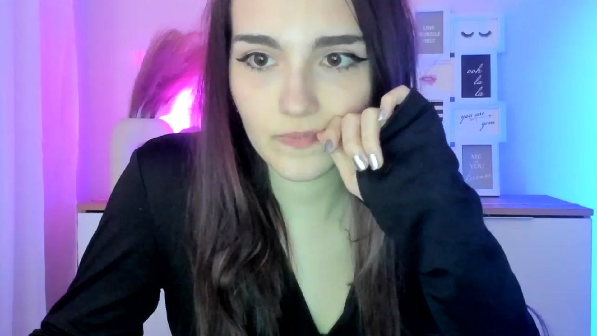 Gallery image thumbnail from JenyStone's myfreecams stream on, 03/19/2025, 18:24 image 18 of 20
