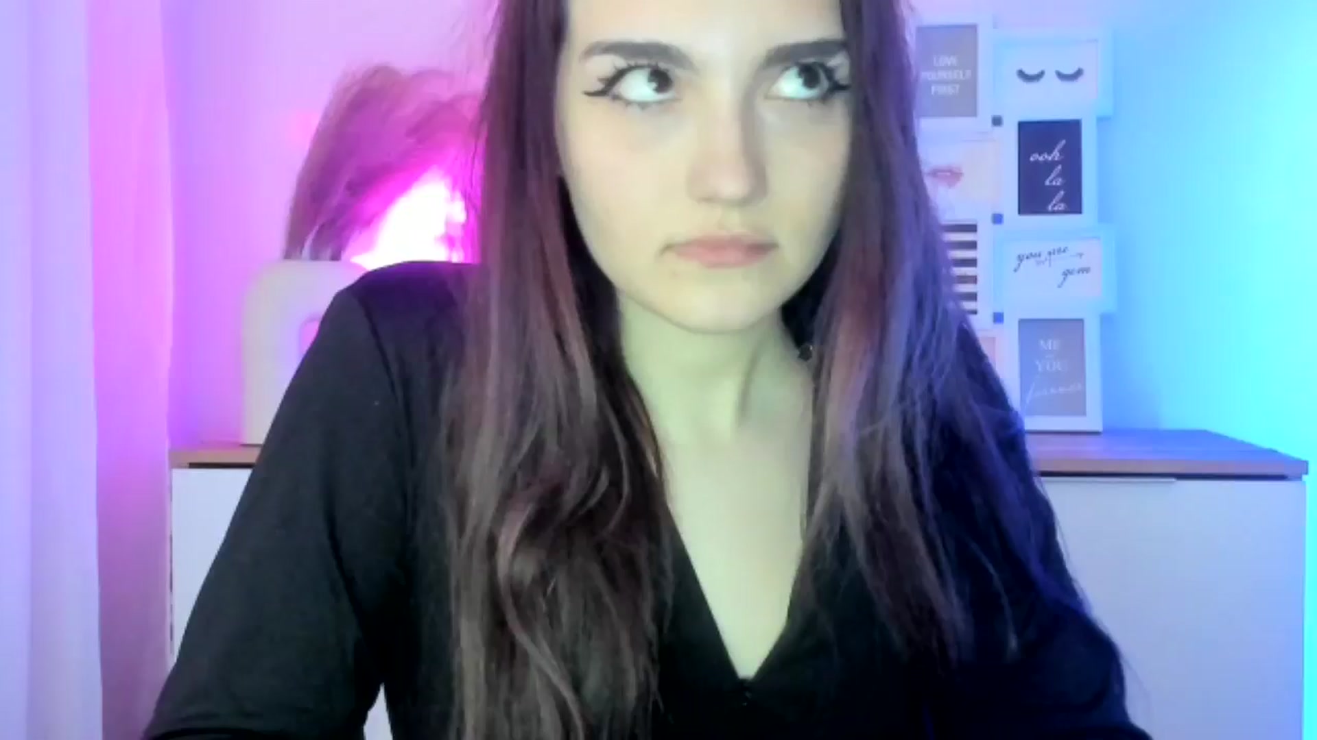 Gallery image thumbnail from JenyStone's myfreecams stream on, 03/19/2025, 18:24 image 15 of 20