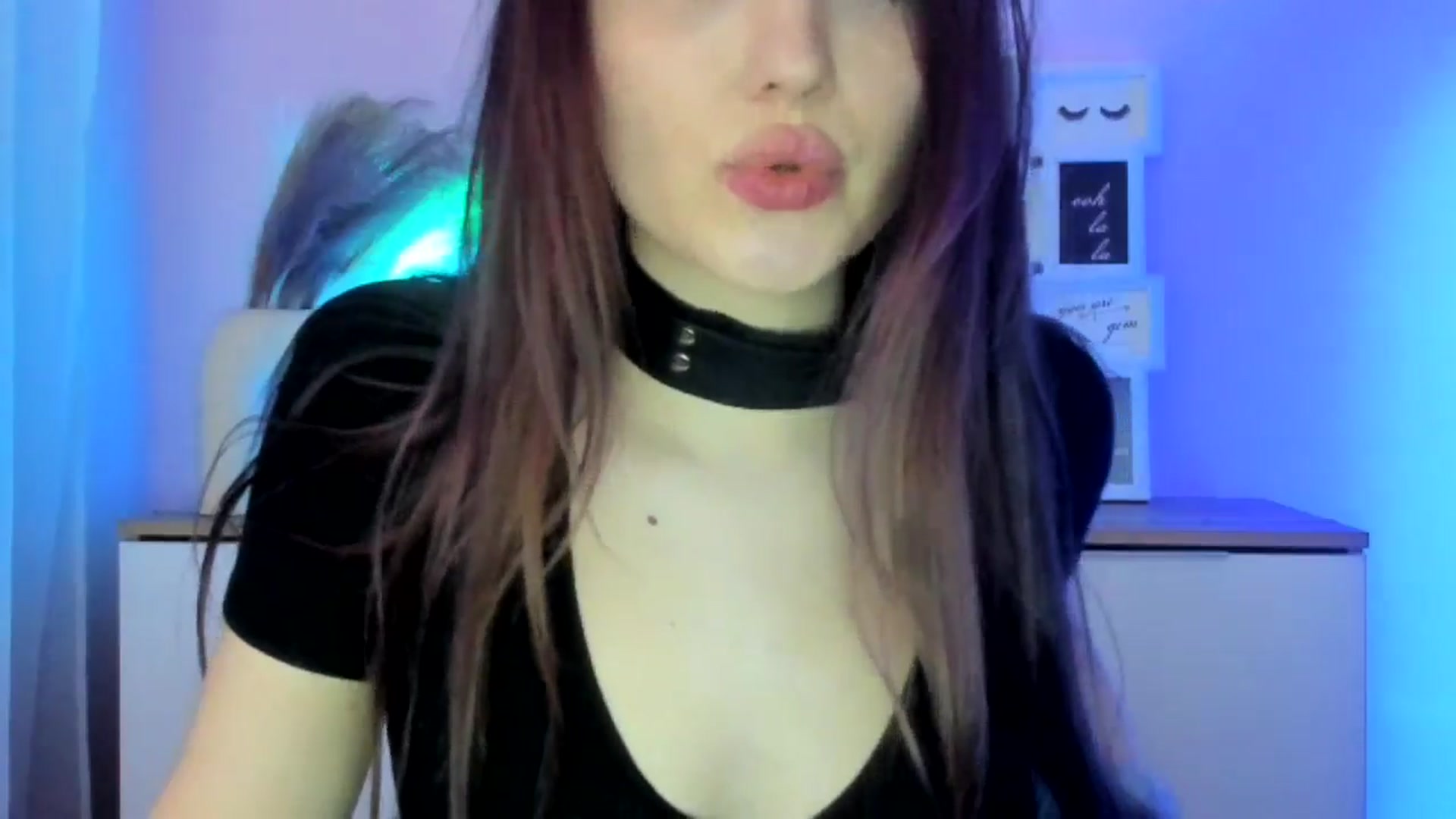 Gallery image thumbnail from JenyStone's myfreecams stream on, 03/20/2025, 14:38 image 7 of 20