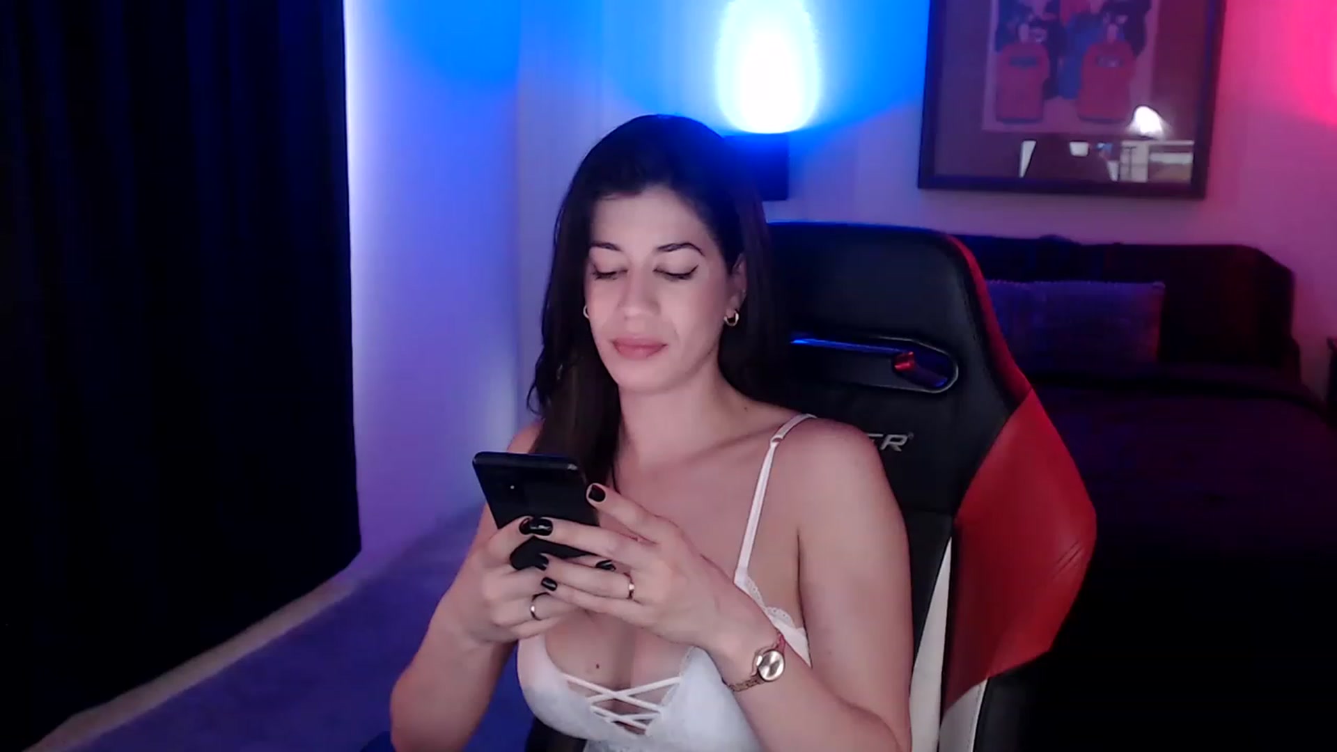 Gallery image thumbnail from Jeselle_Vega's myfreecams stream on, 01/12/2023, 18:24 image 3 of 20